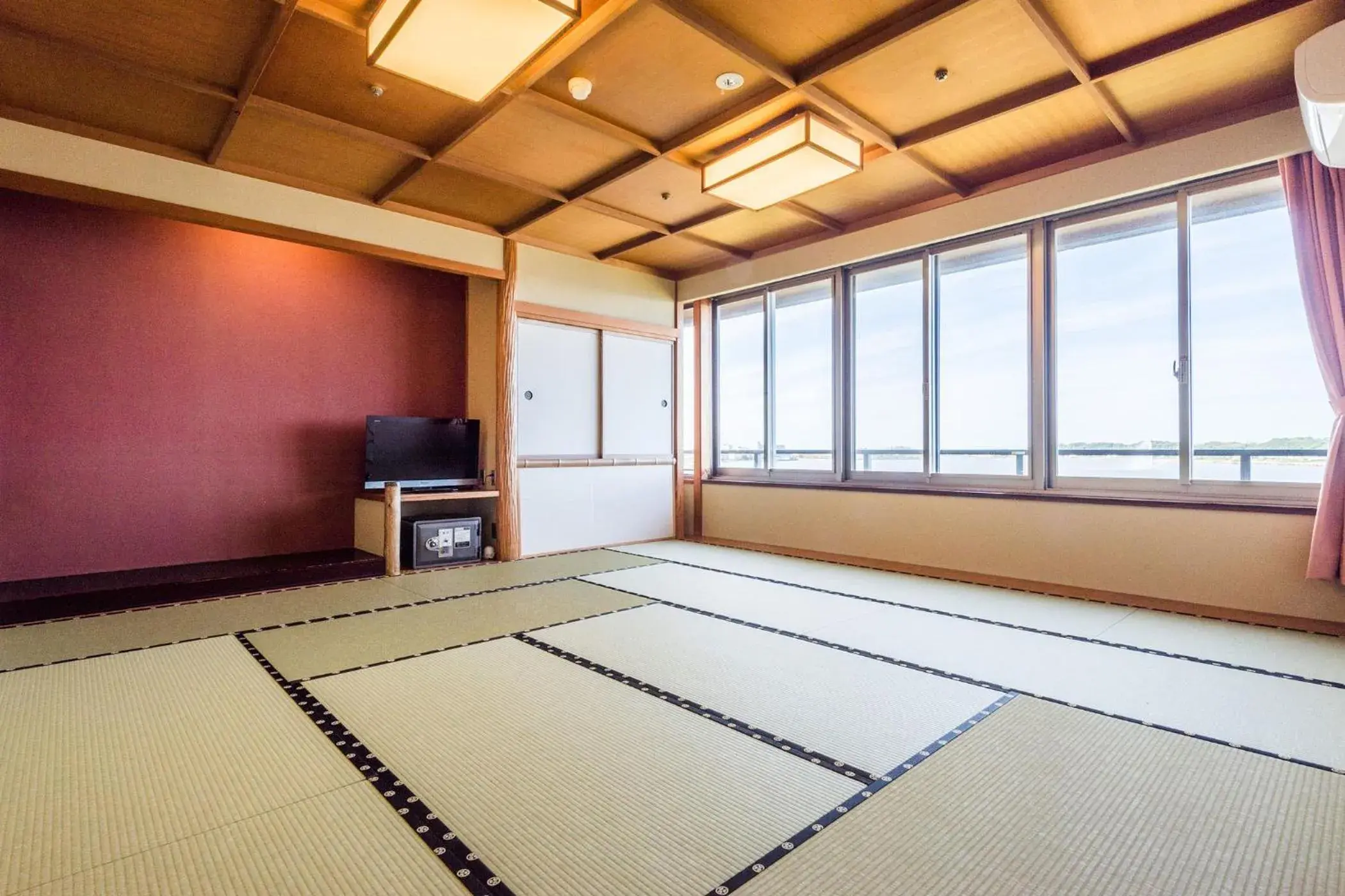 Superior Japanese-Western-Style Twin Room - single occupancy - Indoor Bath - Non-Smoking in Ooedo Onsen Monogatari Nagayama Superior Japanese-Western-Style Twin Room - single occupancy - Indoor Bath - Non-Smoking in Ooedo Onsen Monogatari Nagayama