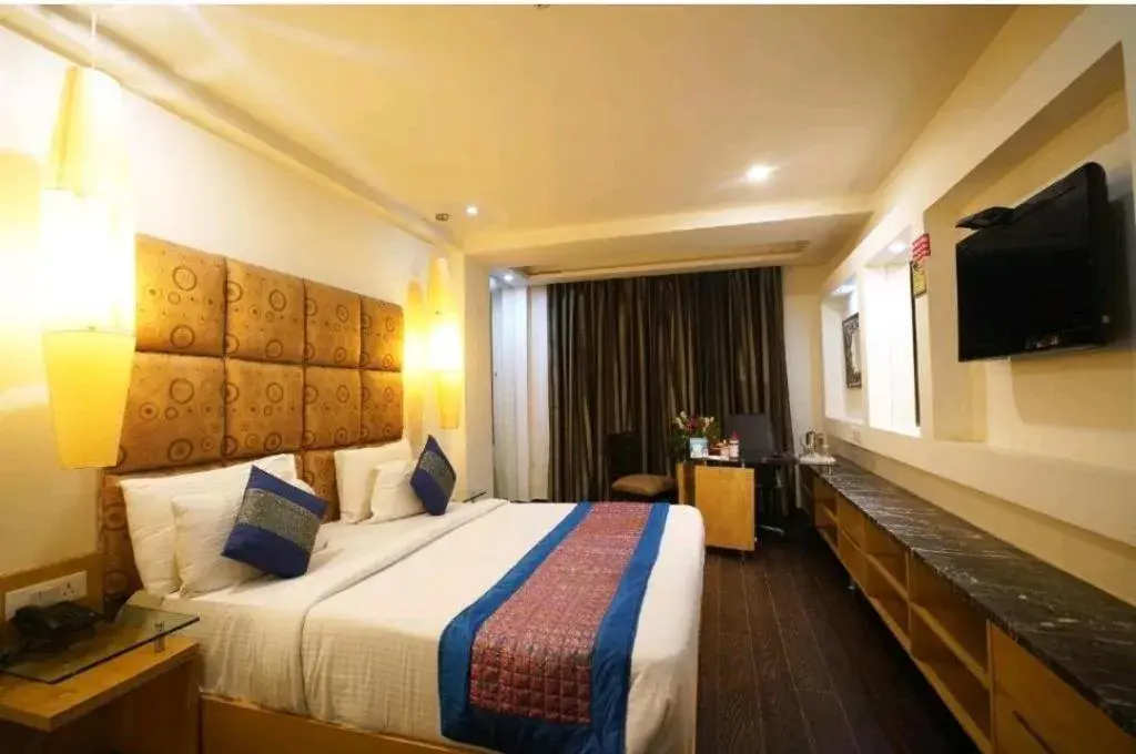 Business Double Room with Gym Access in Hotel WTI Airport Grand Delhi Business Double Room with Gym Access in Hotel WTI Airport Grand Delhi