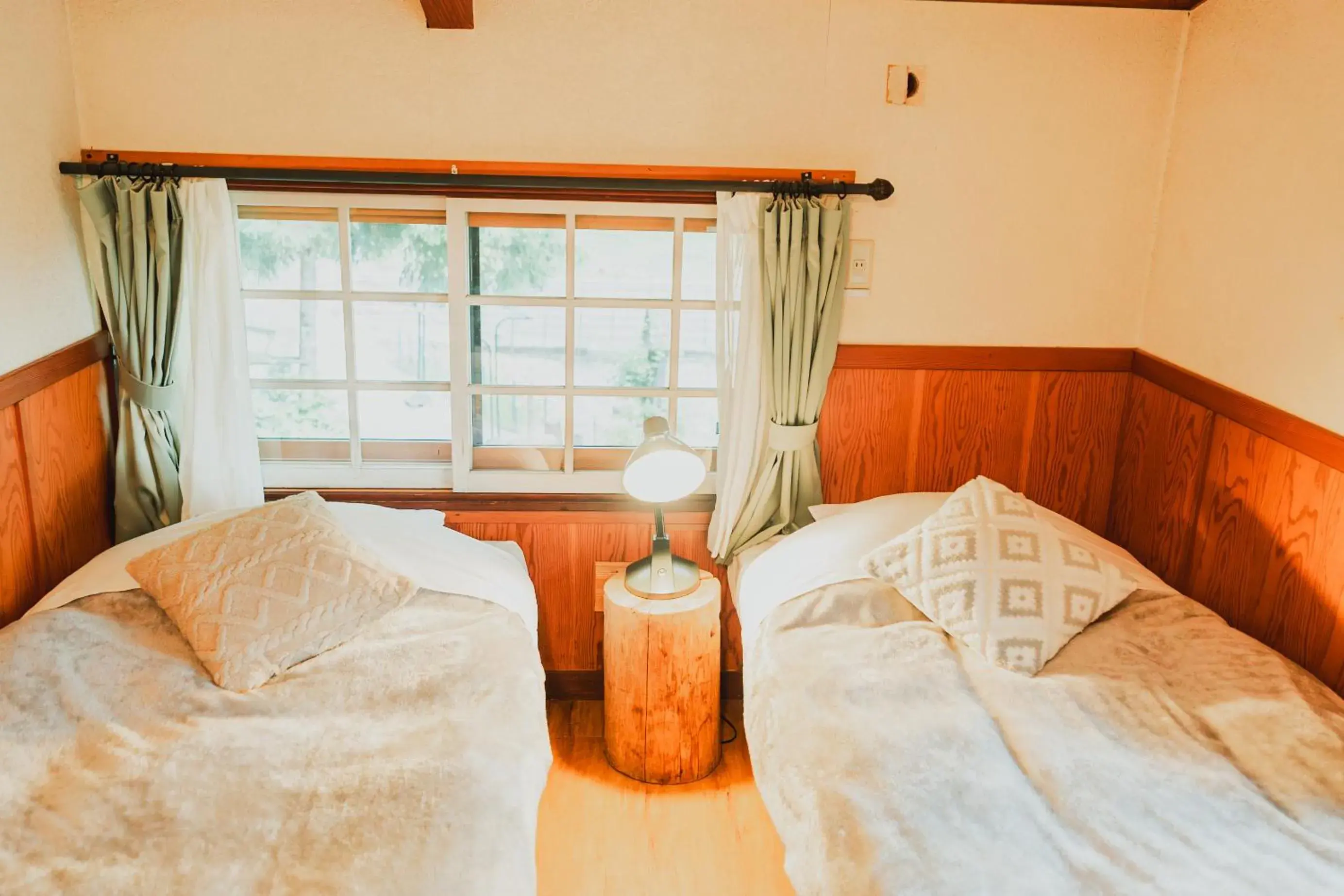 Quadruple Room with Private Bathroom - No Pets in Hakuba Pension & Log Hotel Meteor Quadruple Room with Private Bathroom - No Pets in Hakuba Pension & Log Hotel Meteor