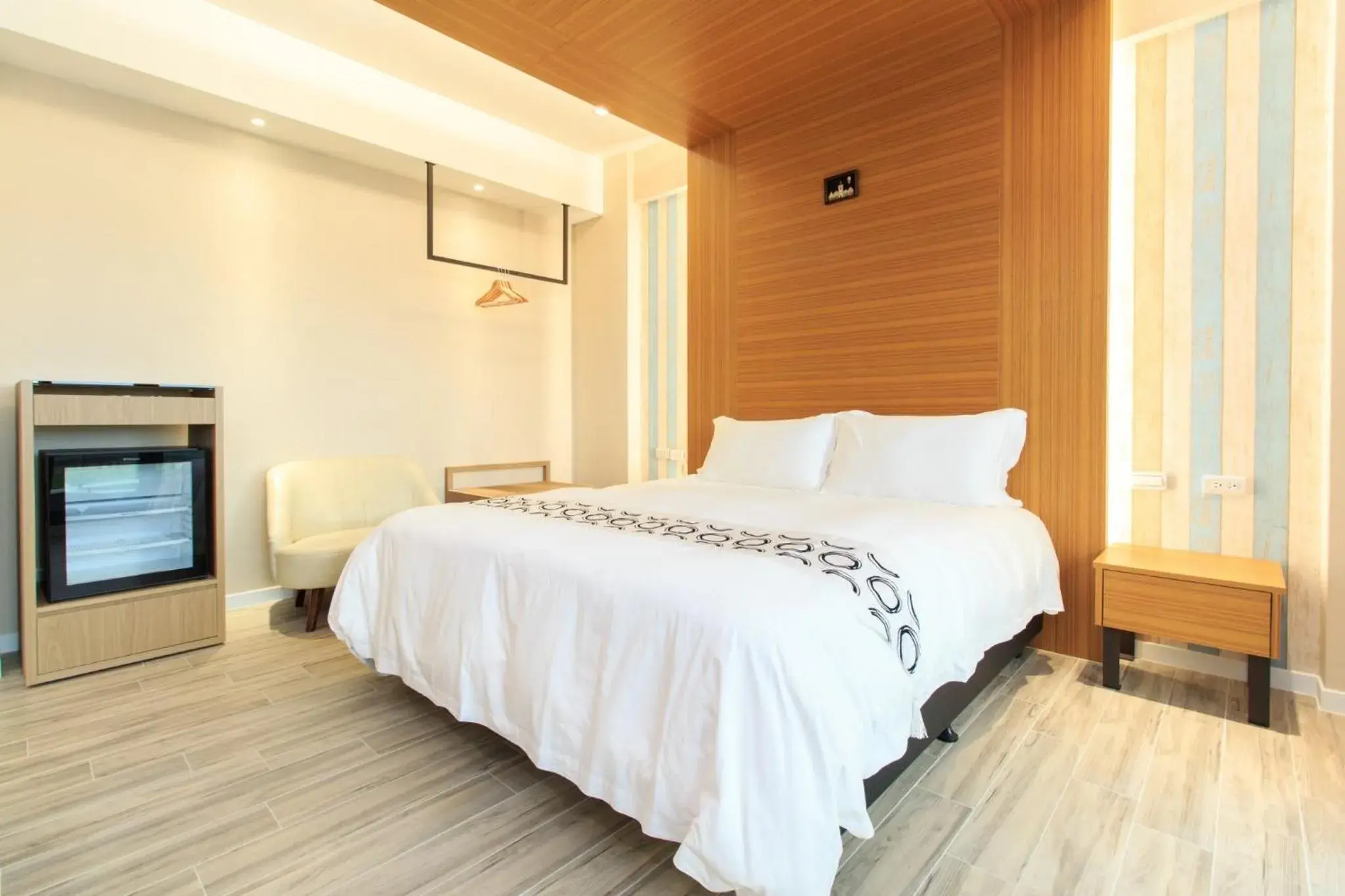 Deluxe Double Room with Balcony in Urban Oasis Inn Deluxe Double Room with Balcony in Urban Oasis Inn