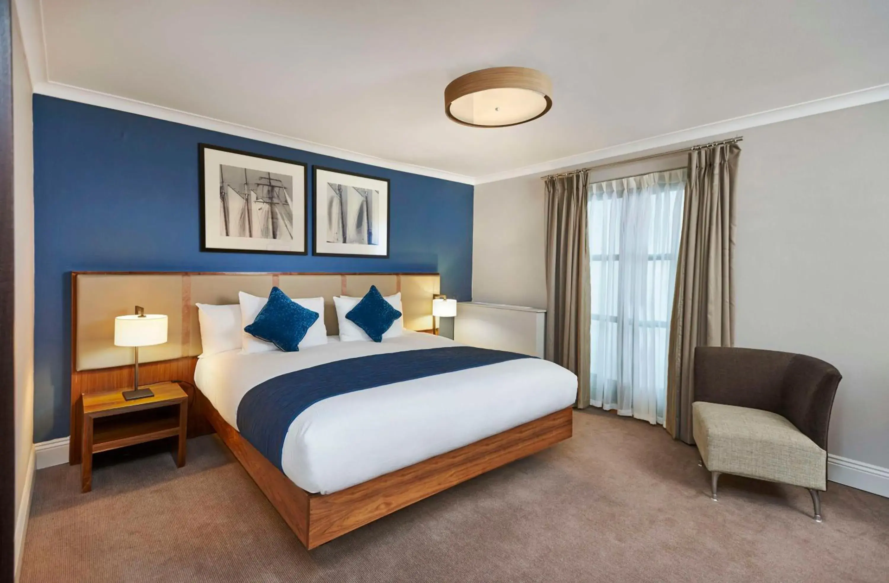 Two-Bedroom Suite with River View and Balcony in DoubleTree by Hilton London – Docklands Riverside Two-Bedroom Suite with River View and Balcony in DoubleTree by Hilton London – Docklands Riverside