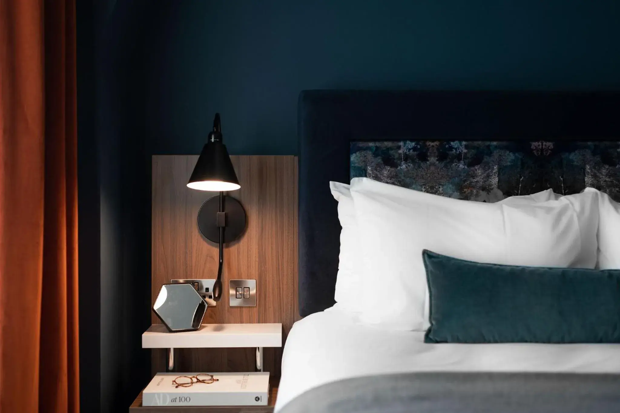 Lower Ground Studio in Heeton Concept Aparthotel Edinburgh Queen Street Lower Ground Studio in Heeton Concept Aparthotel Edinburgh Queen Street