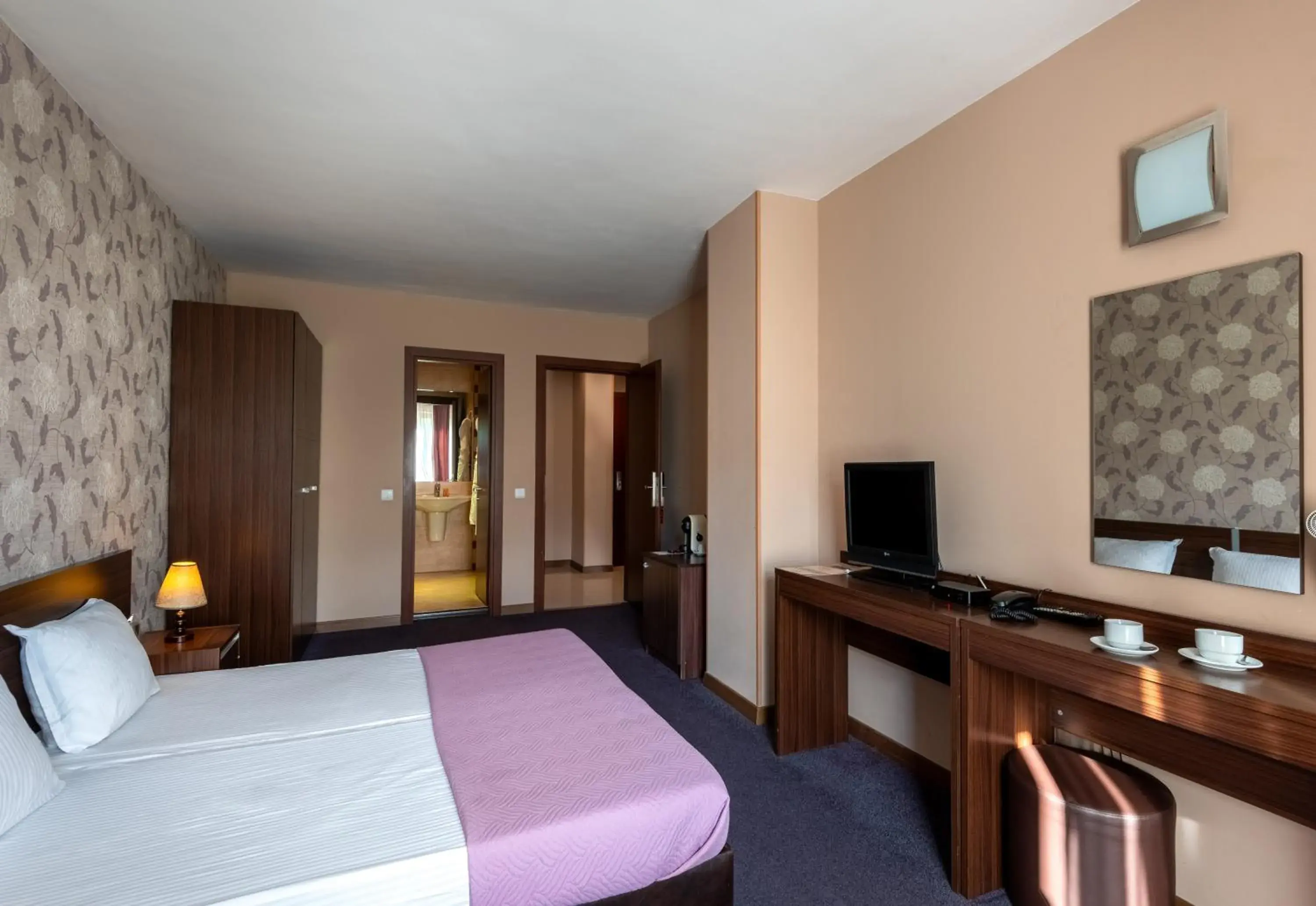 Deluxe Double Room in Terra Hotel Deluxe Double Room in Terra Hotel