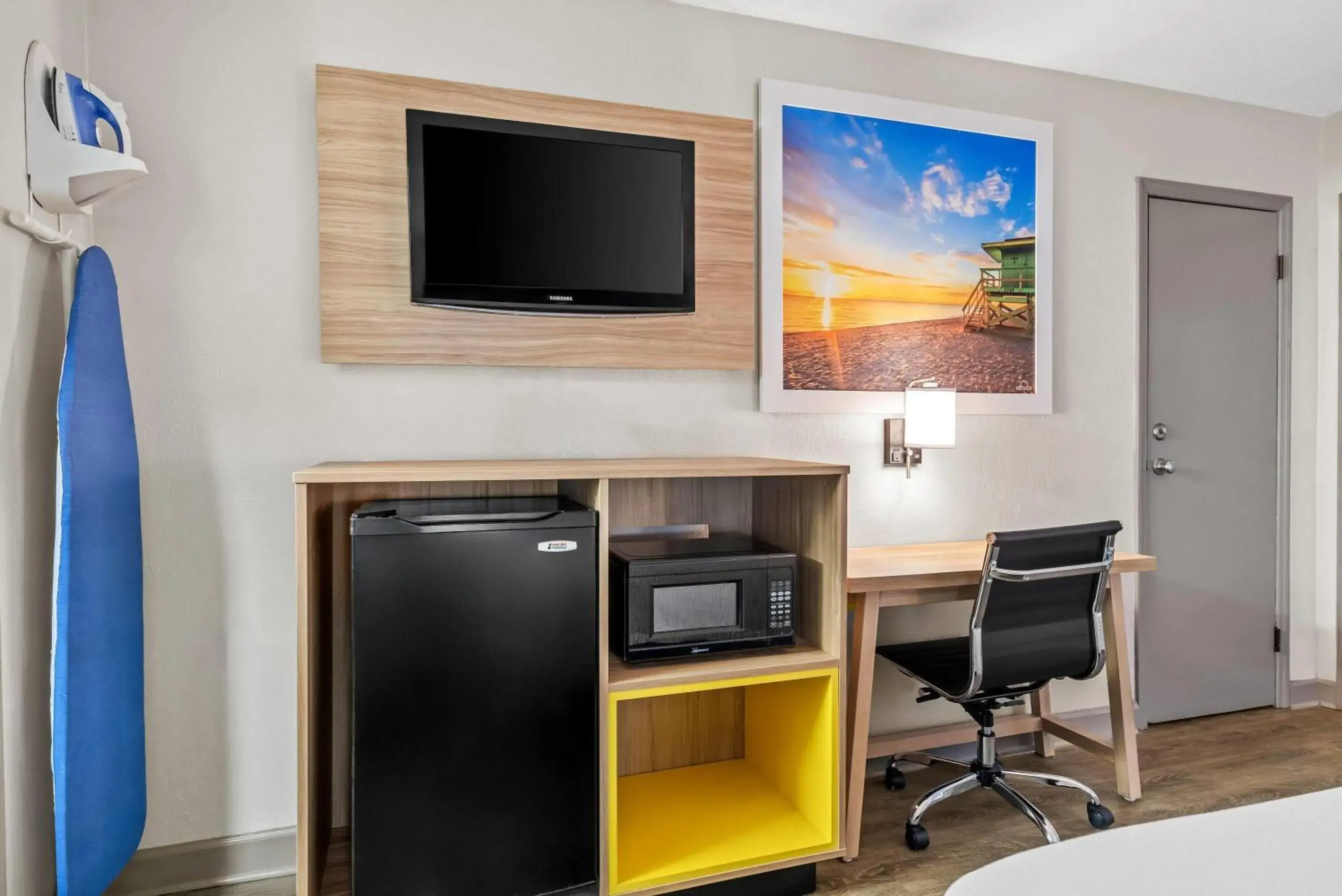 King Room - Non-Smoking in Days Inn by Wyndham Jacksonville NC King Room - Non-Smoking in Days Inn by Wyndham Jacksonville NC