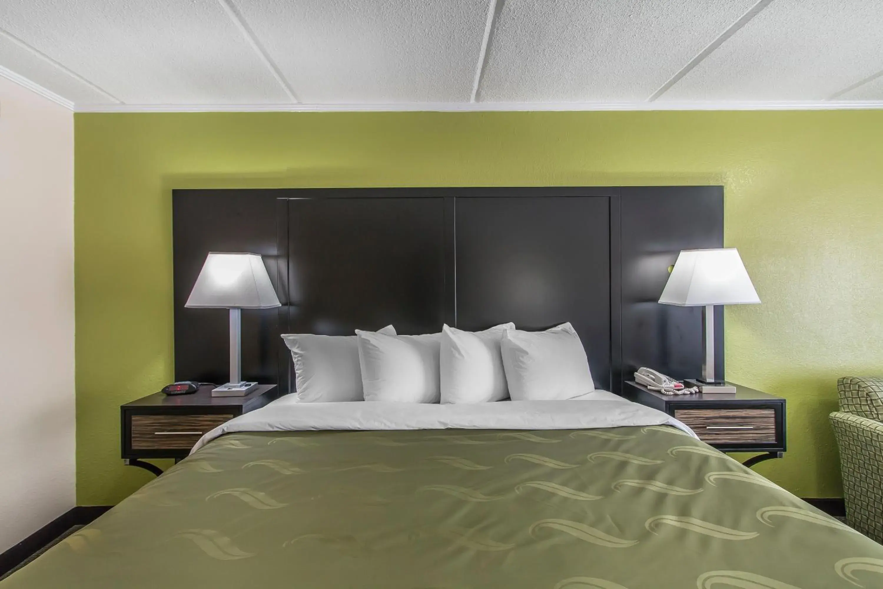 King Room - Accessible/Non-Smoking in Quality Inn Hinesville - Fort Stewart Area King Room - Accessible/Non-Smoking in Quality Inn Hinesville - Fort Stewart Area