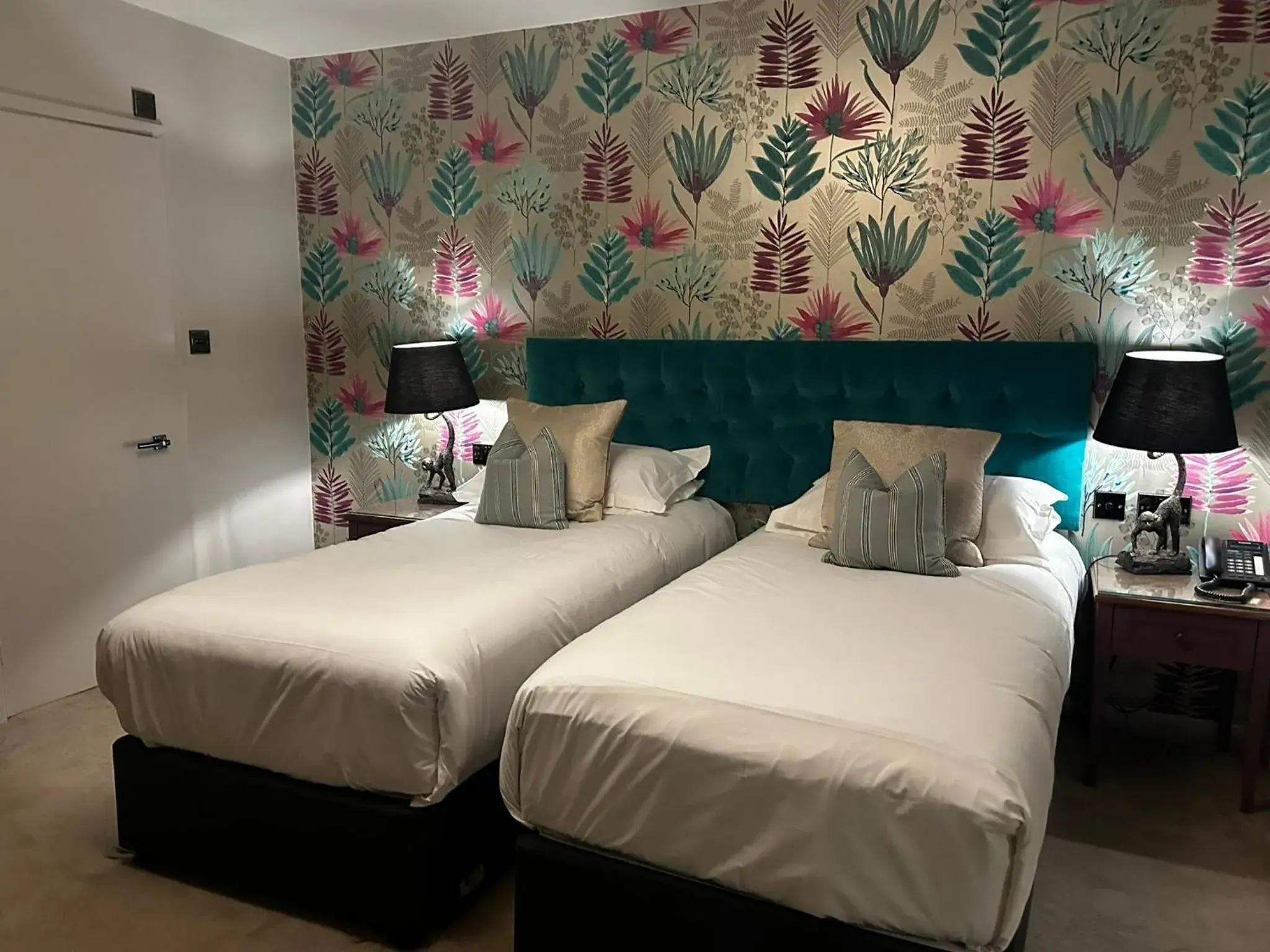 Twin (Two 3ft Beds) / Superking Room (No Pets) - single occupancy in The George Hotel Easingwold Twin (Two 3ft Beds) / Superking Room (No Pets) - single occupancy in The George Hotel Easingwold