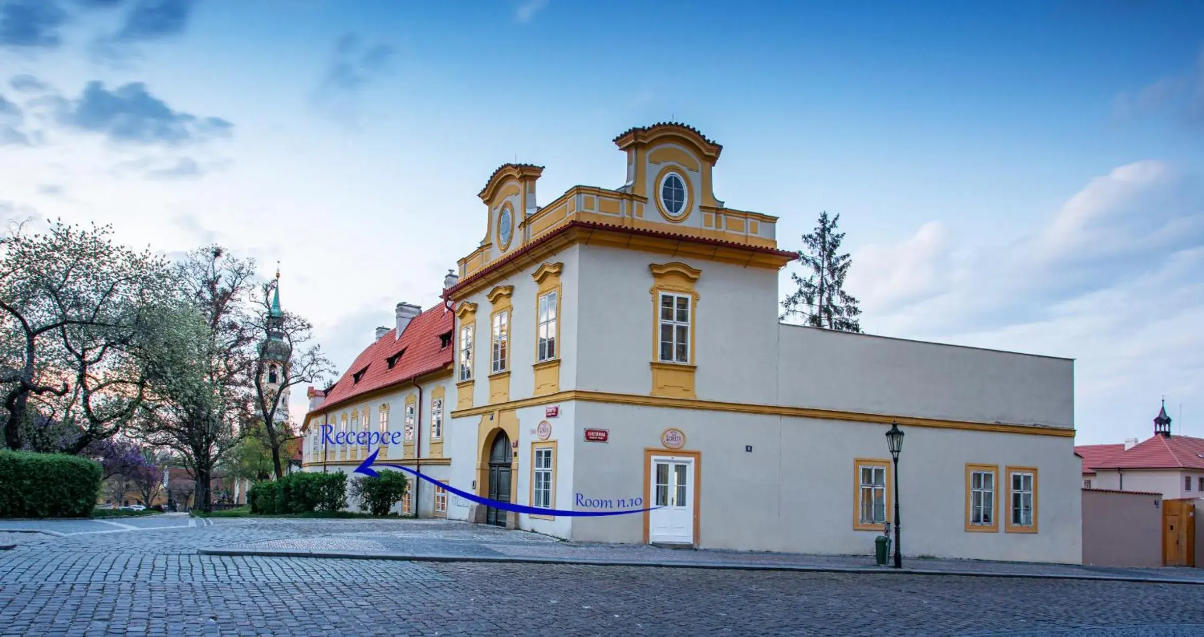 Double Room with Entrance from the Street in Loreta Hotel Double Room with Entrance from the Street in Loreta Hotel