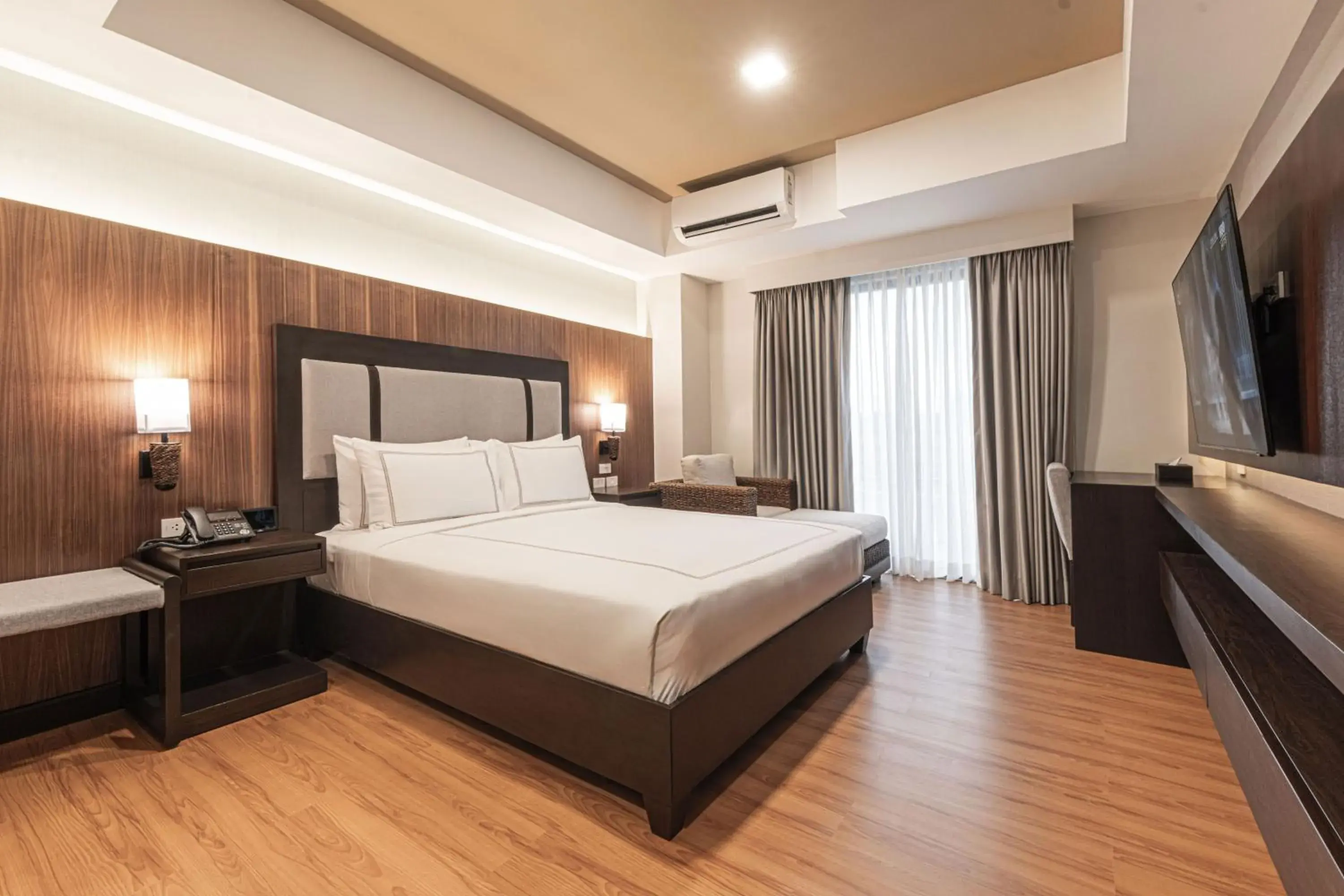 Classic Room - Queen Bed in Widus Hotel Clark Classic Room - Queen Bed in Widus Hotel Clark