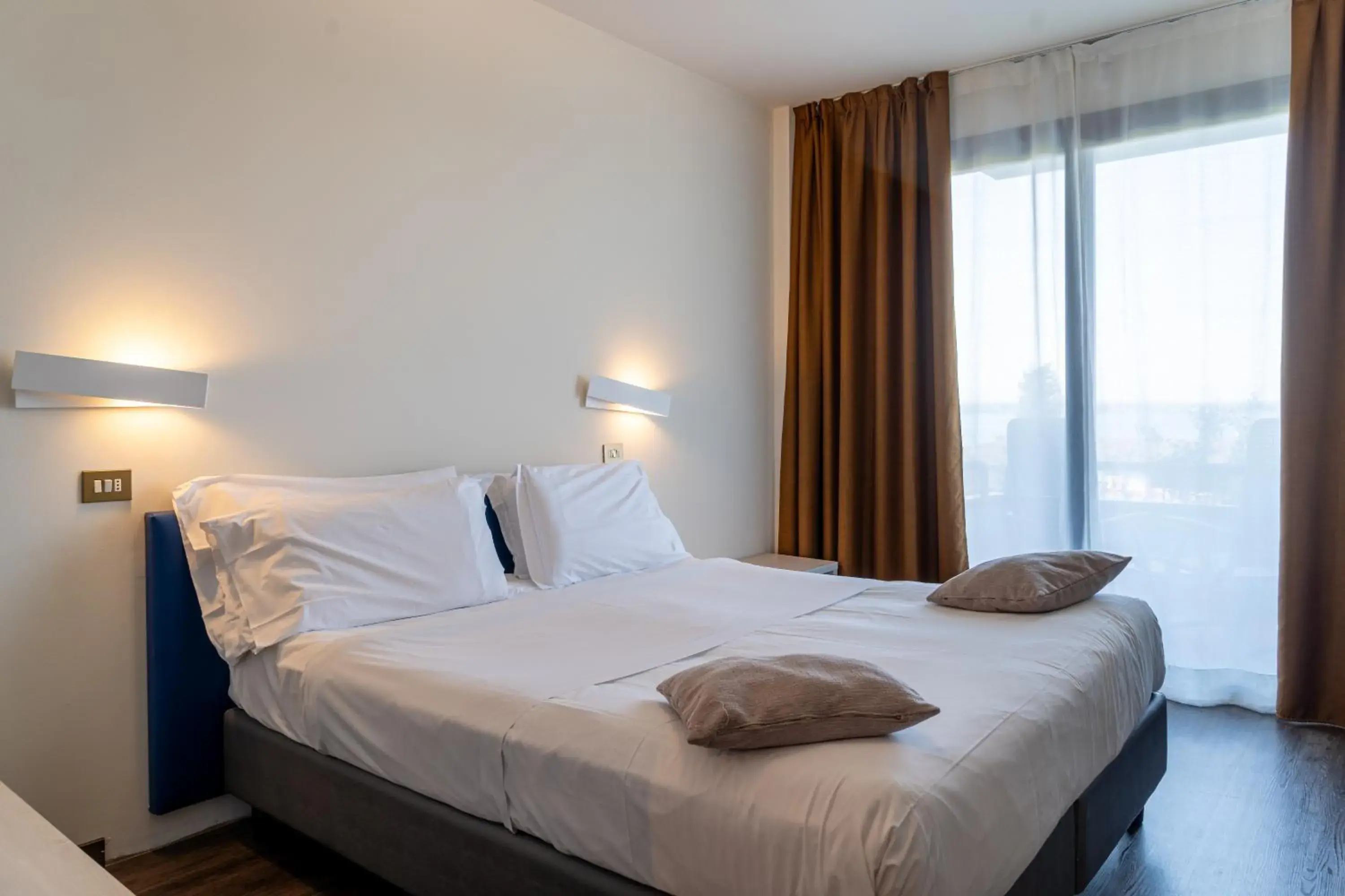 Double or Twin Room with Lake View in Hotel Désirée - Garda Lake Collection Double or Twin Room with Lake View in Hotel Désirée - Garda Lake Collection