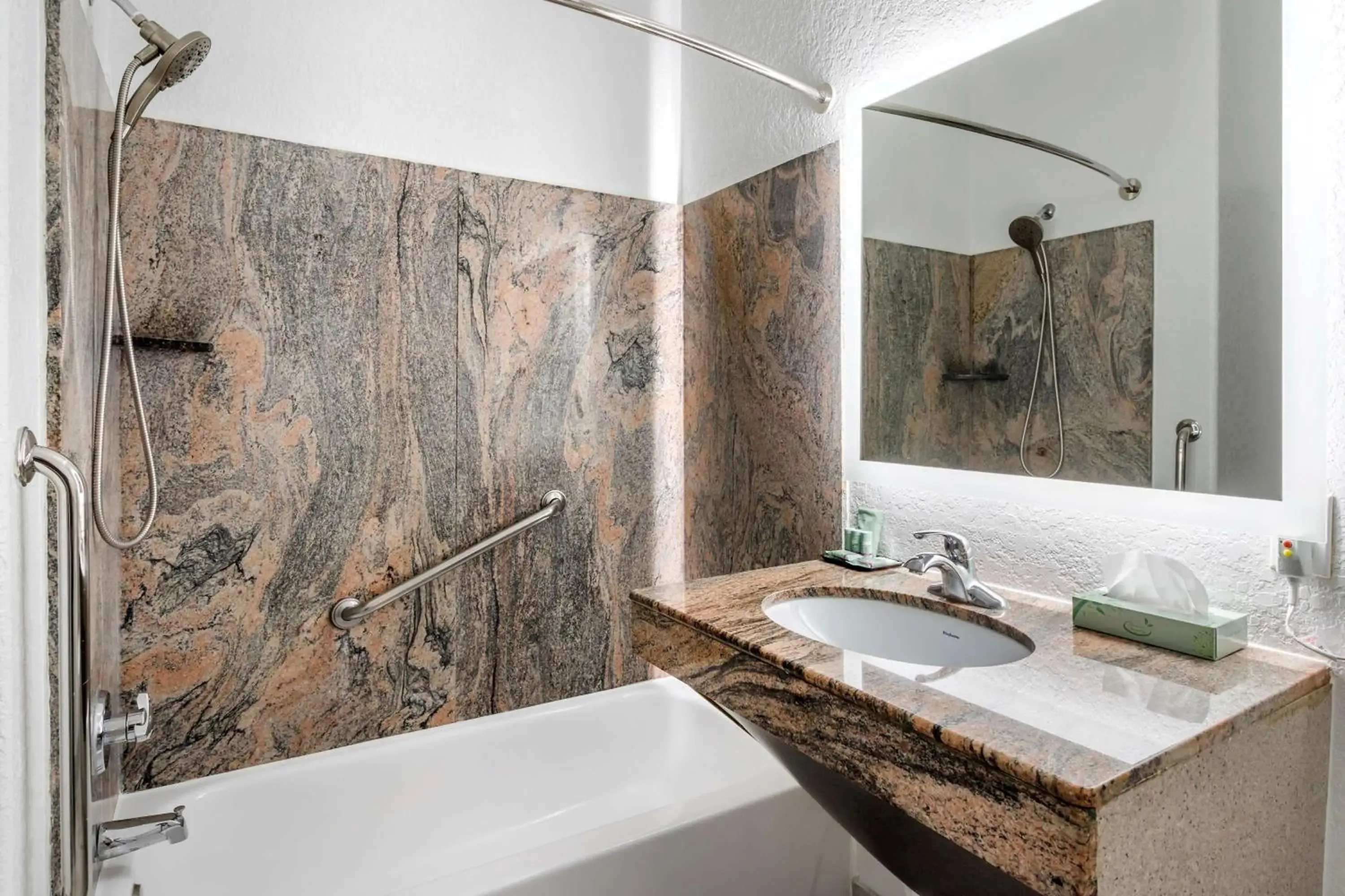 Queen Room with Two Queen Beds and Bathtub - Disability Access in Best Western Texas City I-45 Queen Room with Two Queen Beds and Bathtub - Disability Access in Best Western Texas City I-45