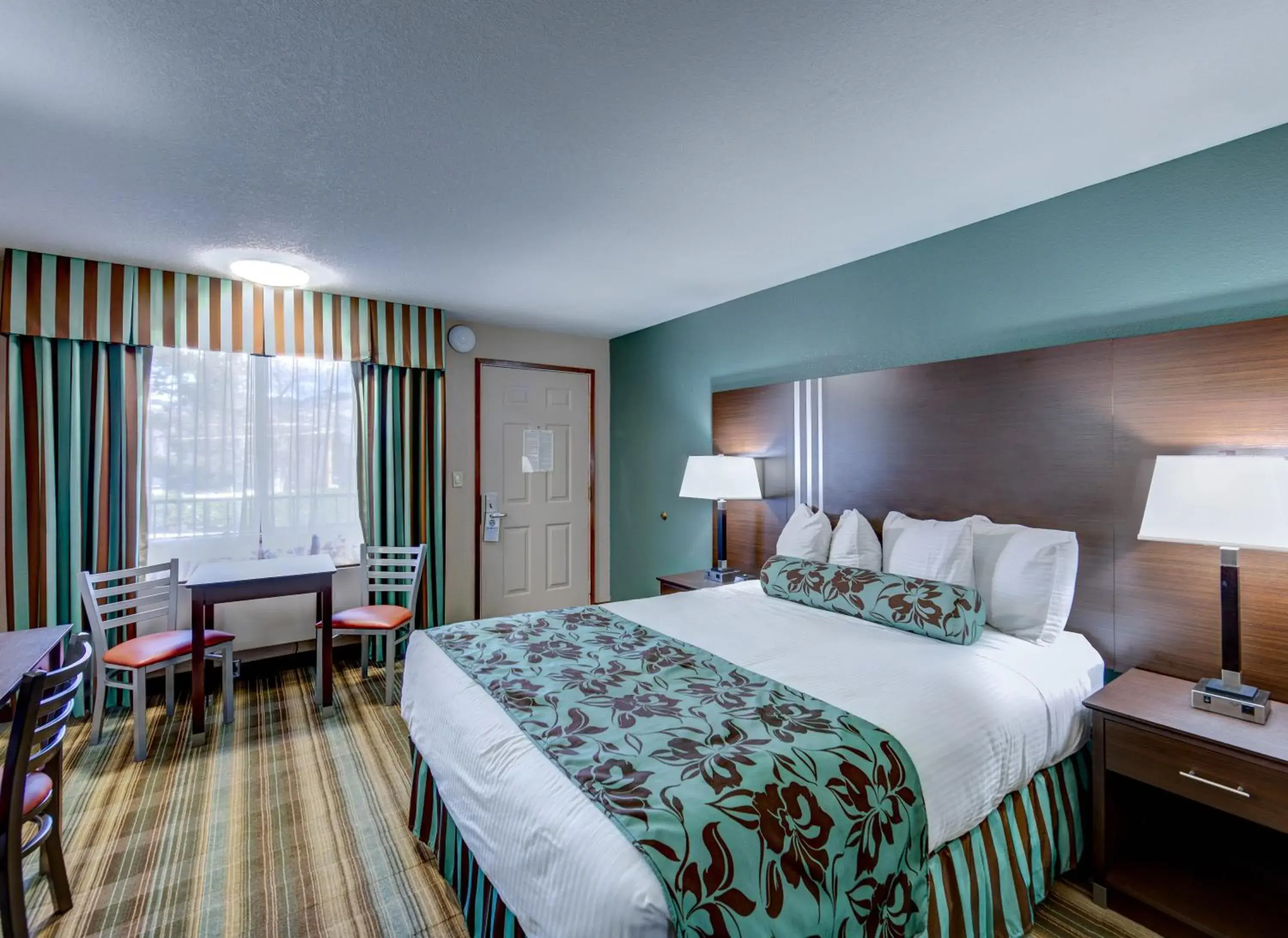 Queen Room in Flagship Inn of Ashland Queen Room in Flagship Inn of Ashland