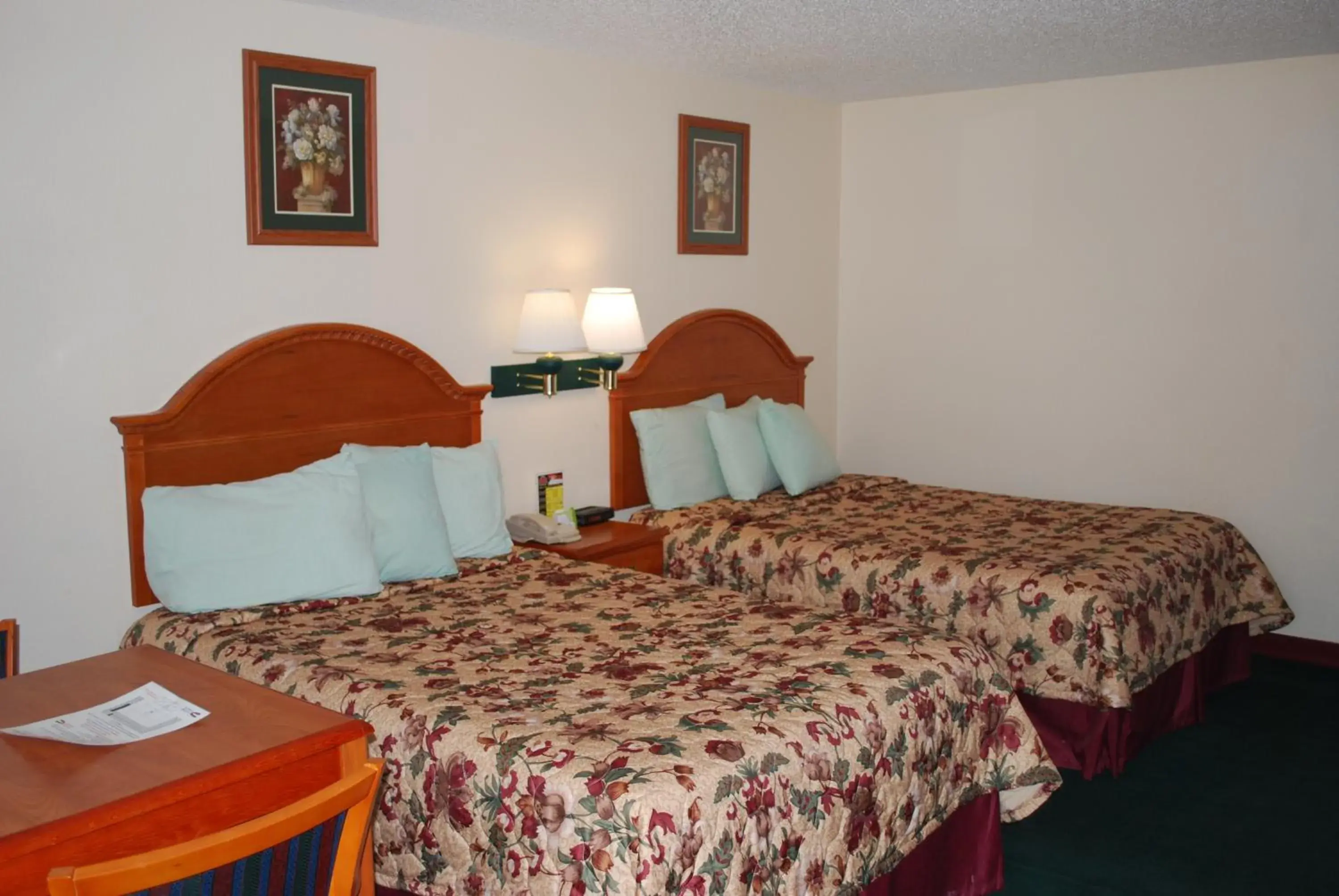 Double Room with Two Double Beds - Smoking in Americas Best Value Inn Lubbock East Double Room with Two Double Beds - Smoking in Americas Best Value Inn Lubbock East