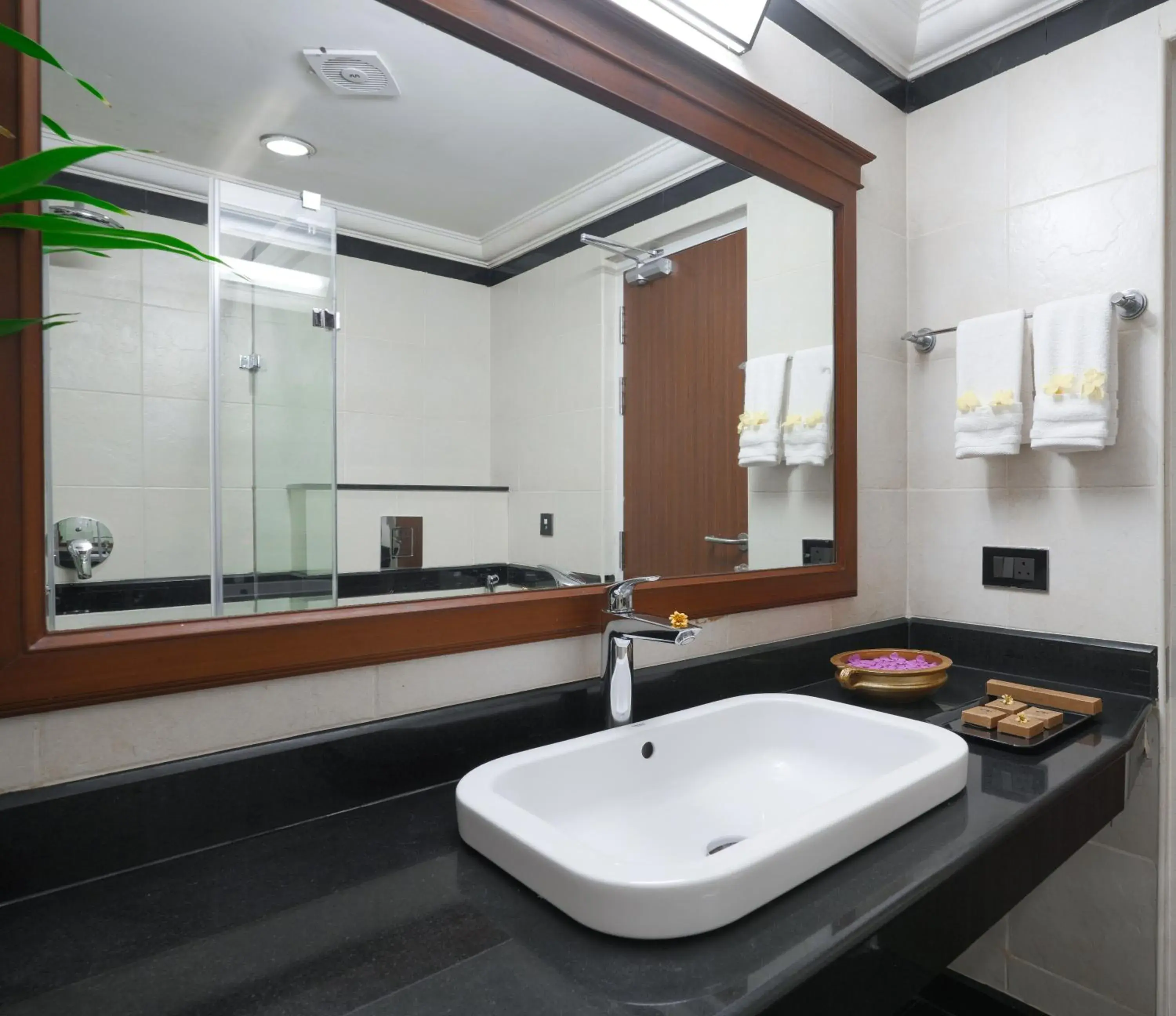 Premium Double or Twin Room in Lakesong Resort Premium Double or Twin Room in Lakesong Resort