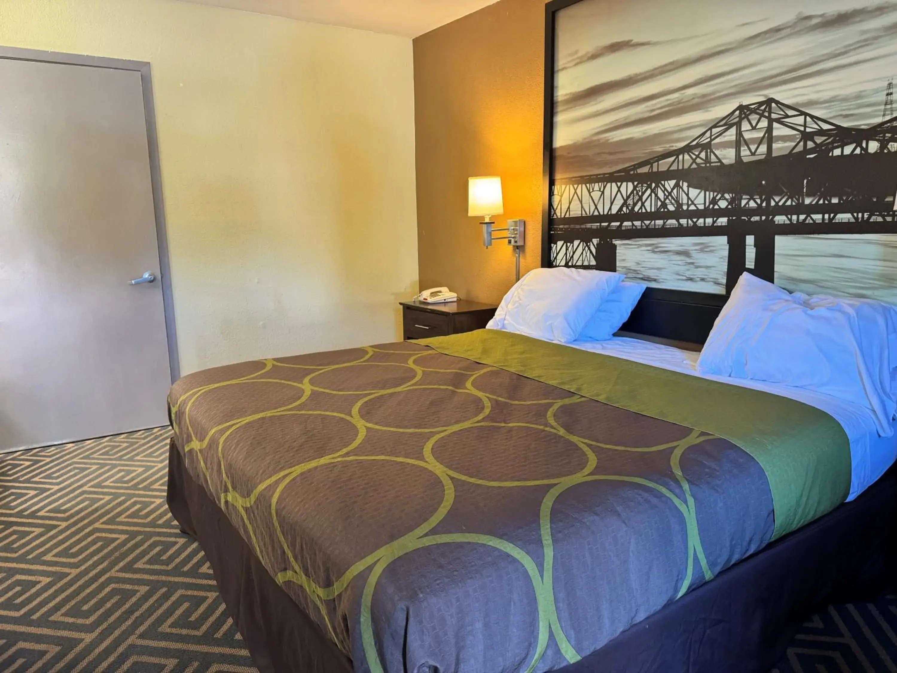 King Room - Non-Smoking in Super 8 by Wyndham Laurel King Room - Non-Smoking in Super 8 by Wyndham Laurel