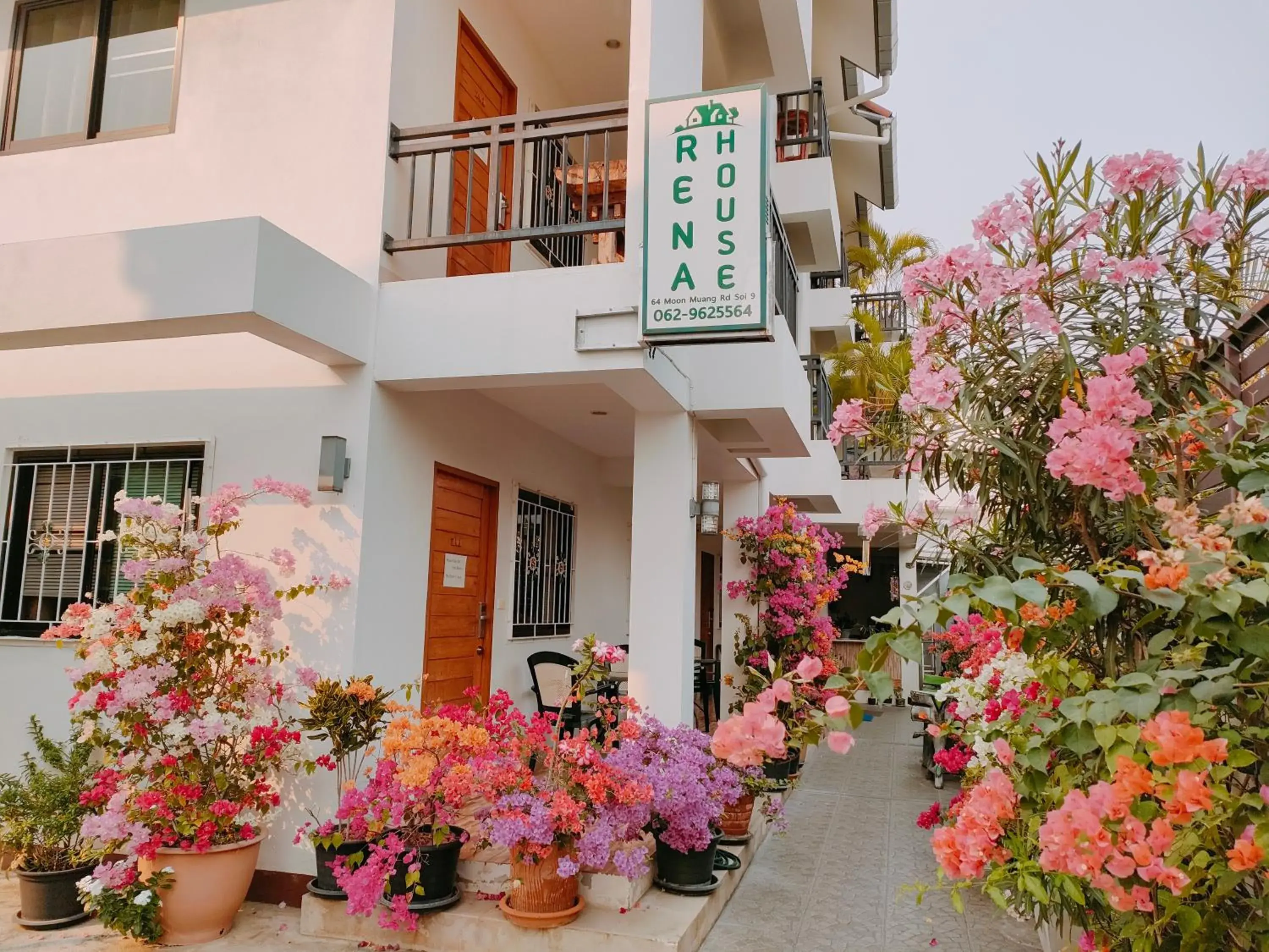 Rena House Chiang Mai Rena House Chiang Mai