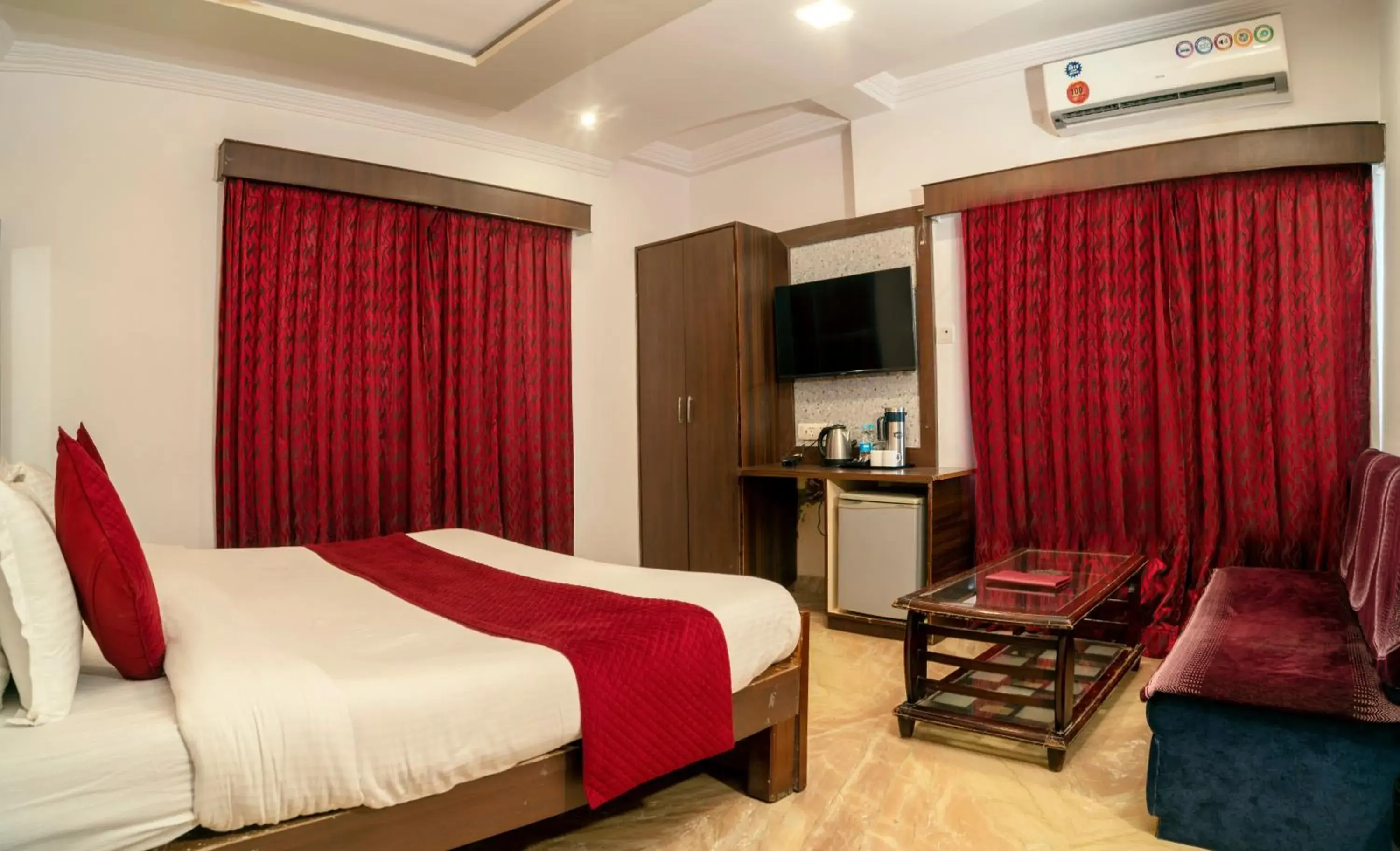 Deluxe Room in Florence Continental Udaipur Deluxe Room in Florence Continental Udaipur