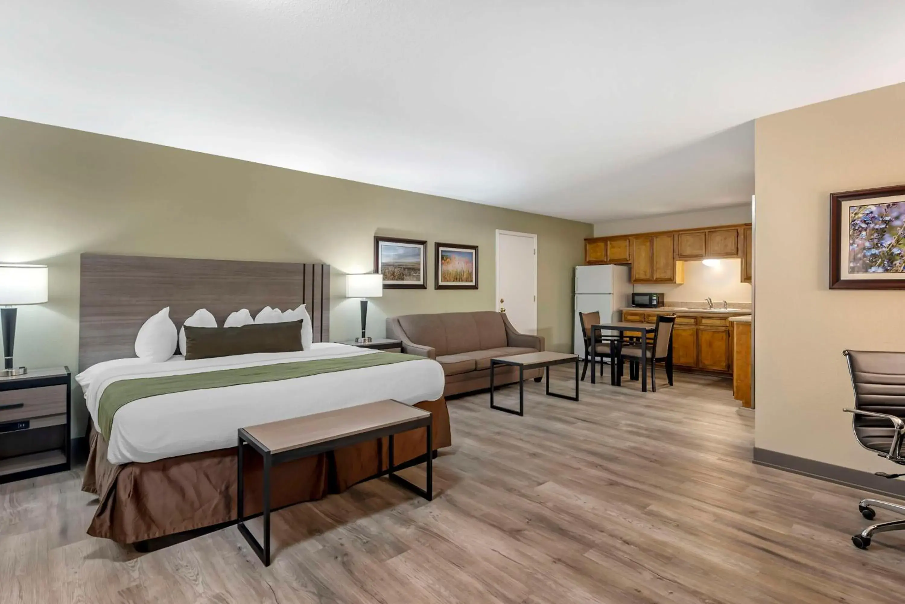 King Suite - Non Smoking in Best Western Inn of Brenham King Suite - Non Smoking in Best Western Inn of Brenham