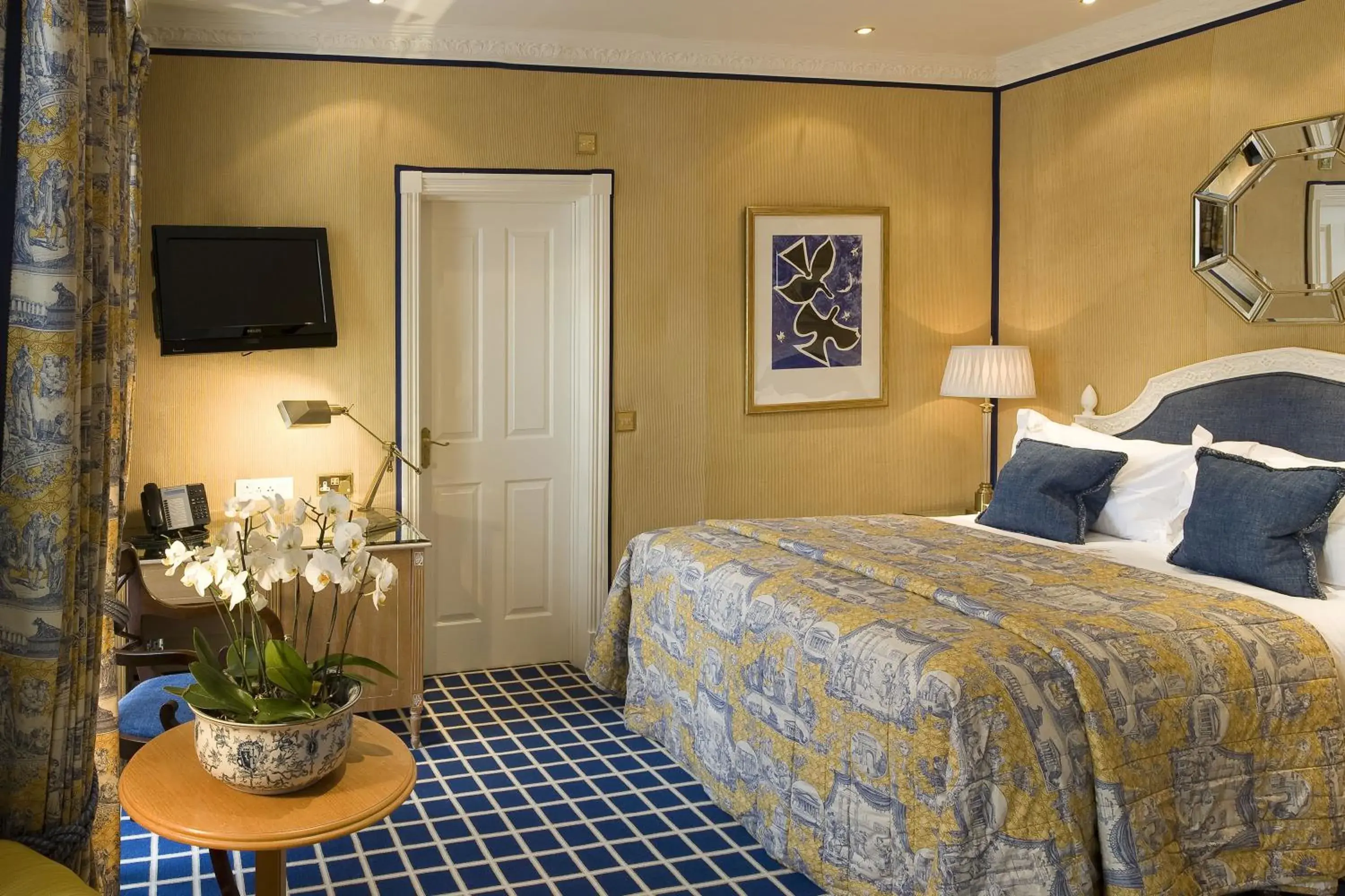 Queen Room in The Old Government House Hotel & Spa Queen Room in The Old Government House Hotel & Spa