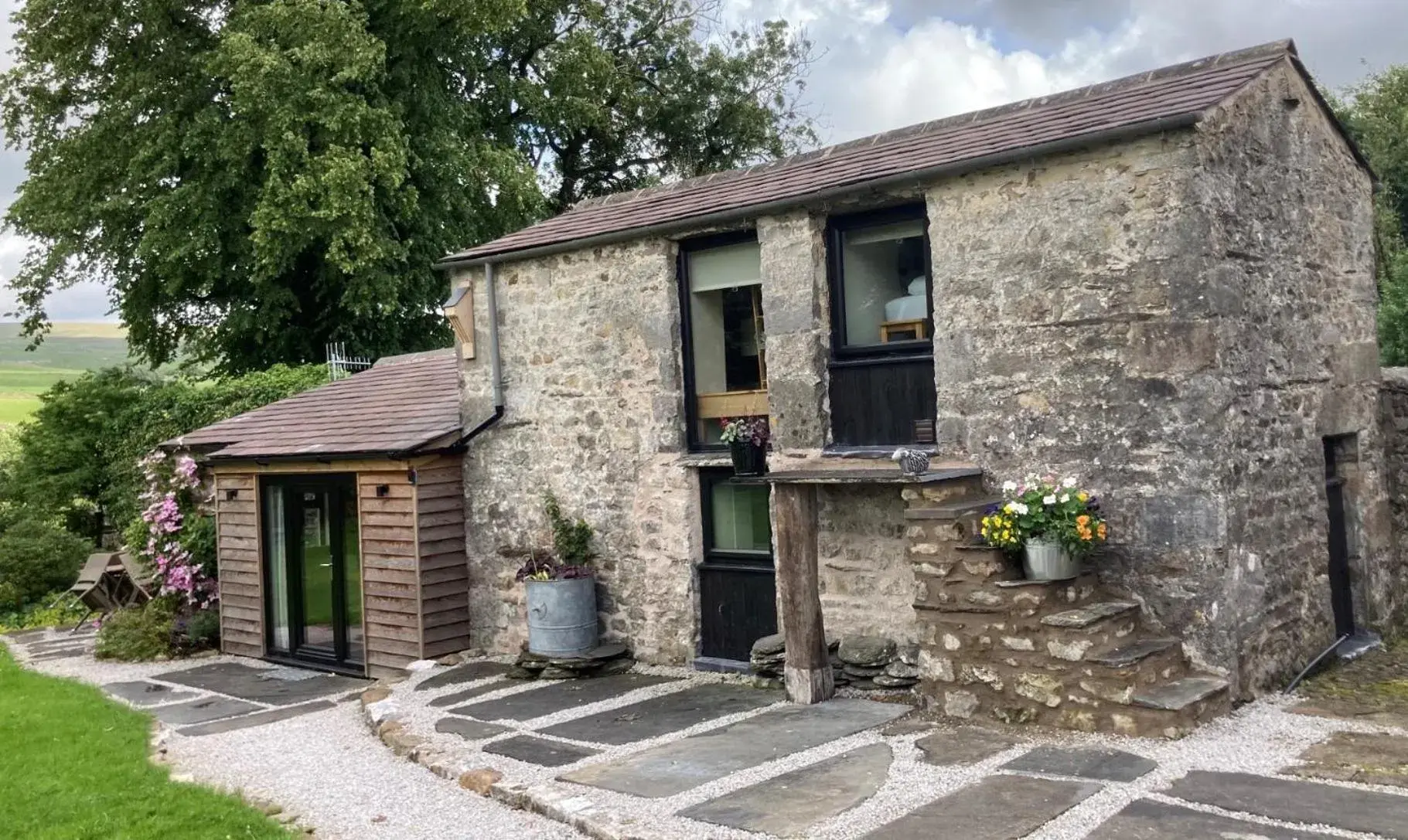 Studio with Mountain View in The Rowe House Studio with Mountain View in The Rowe House
