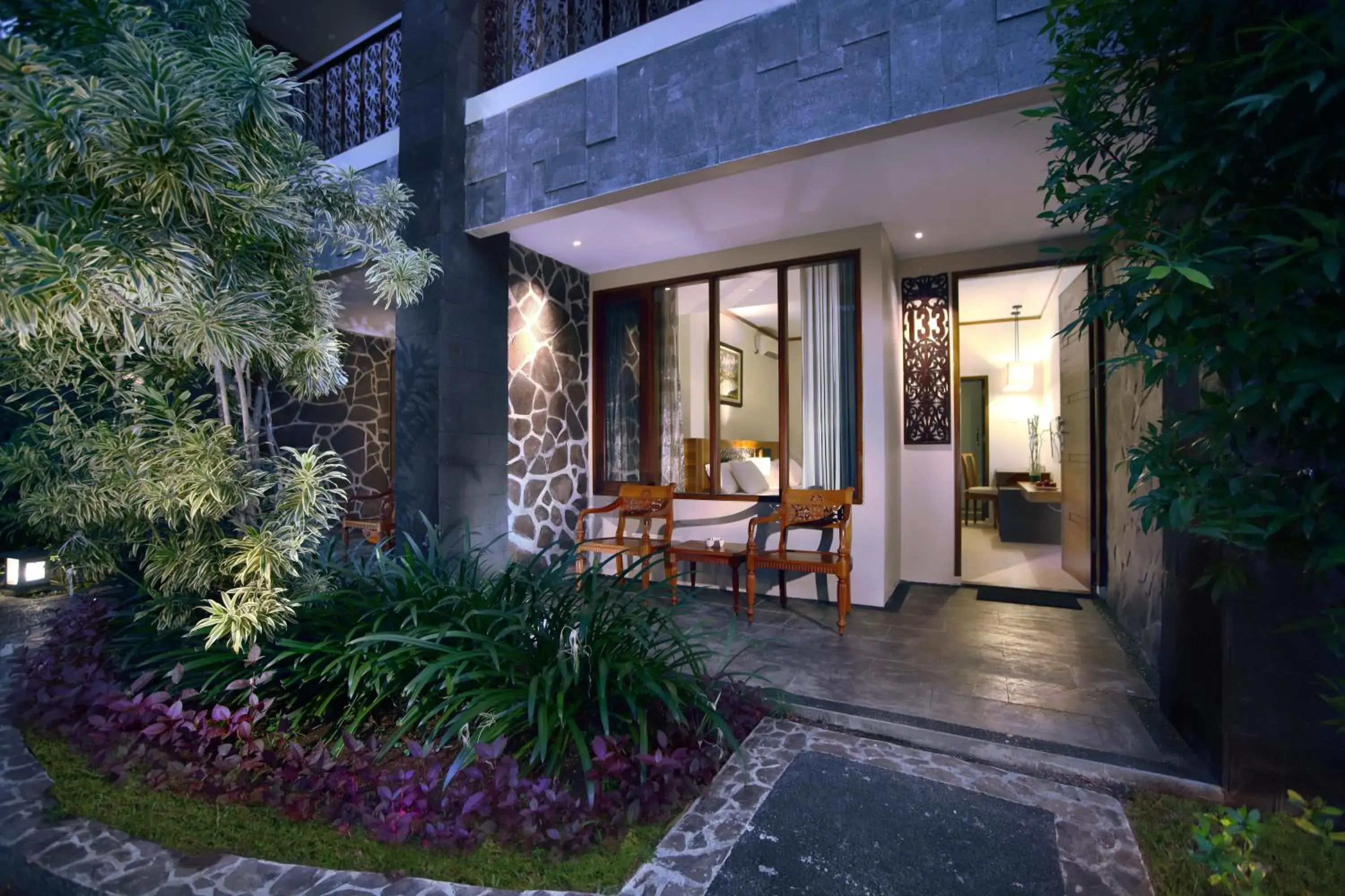 Deluxe Twin Pool View in ASTON Sunset Beach Resort - Gili Trawangan Deluxe Twin Pool View in ASTON Sunset Beach Resort - Gili Trawangan