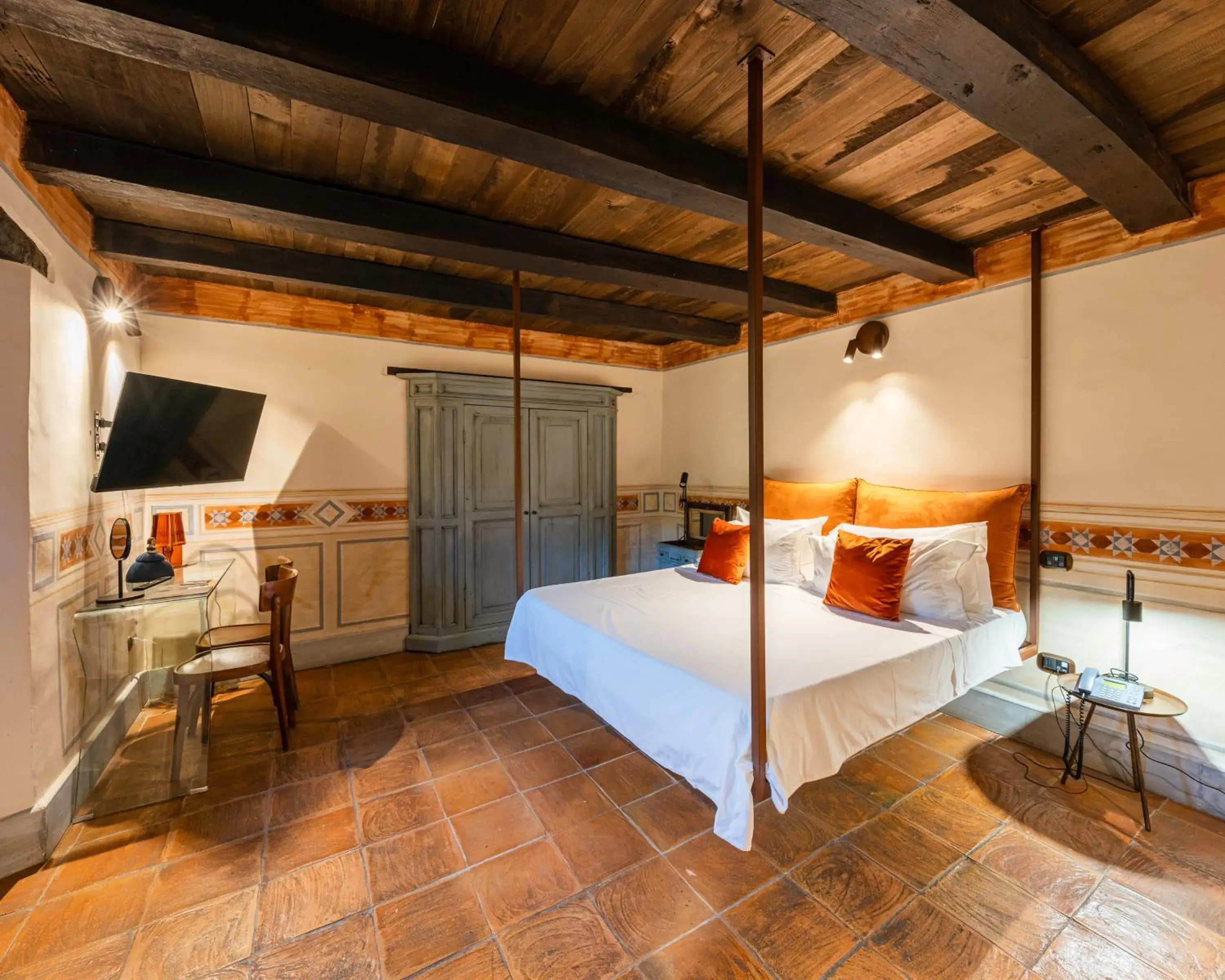 Deluxe Junior Suite in Castello di Limatola Deluxe Junior Suite in Castello di Limatola