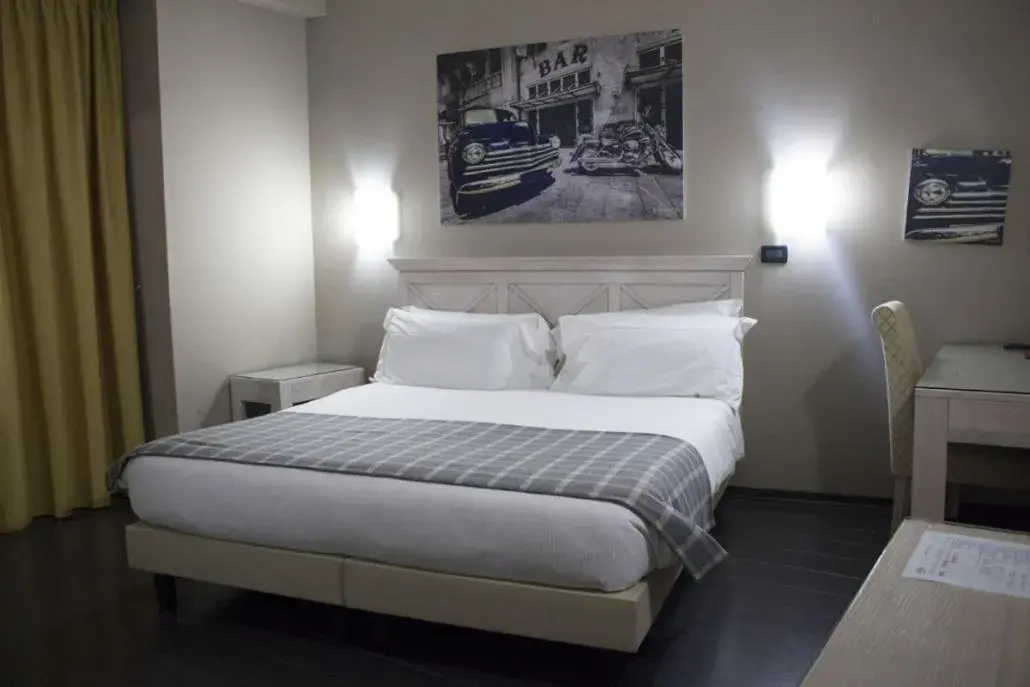 Double Room with Terrace - single occupancy in Hotel Garibaldi Double Room with Terrace - single occupancy in Hotel Garibaldi