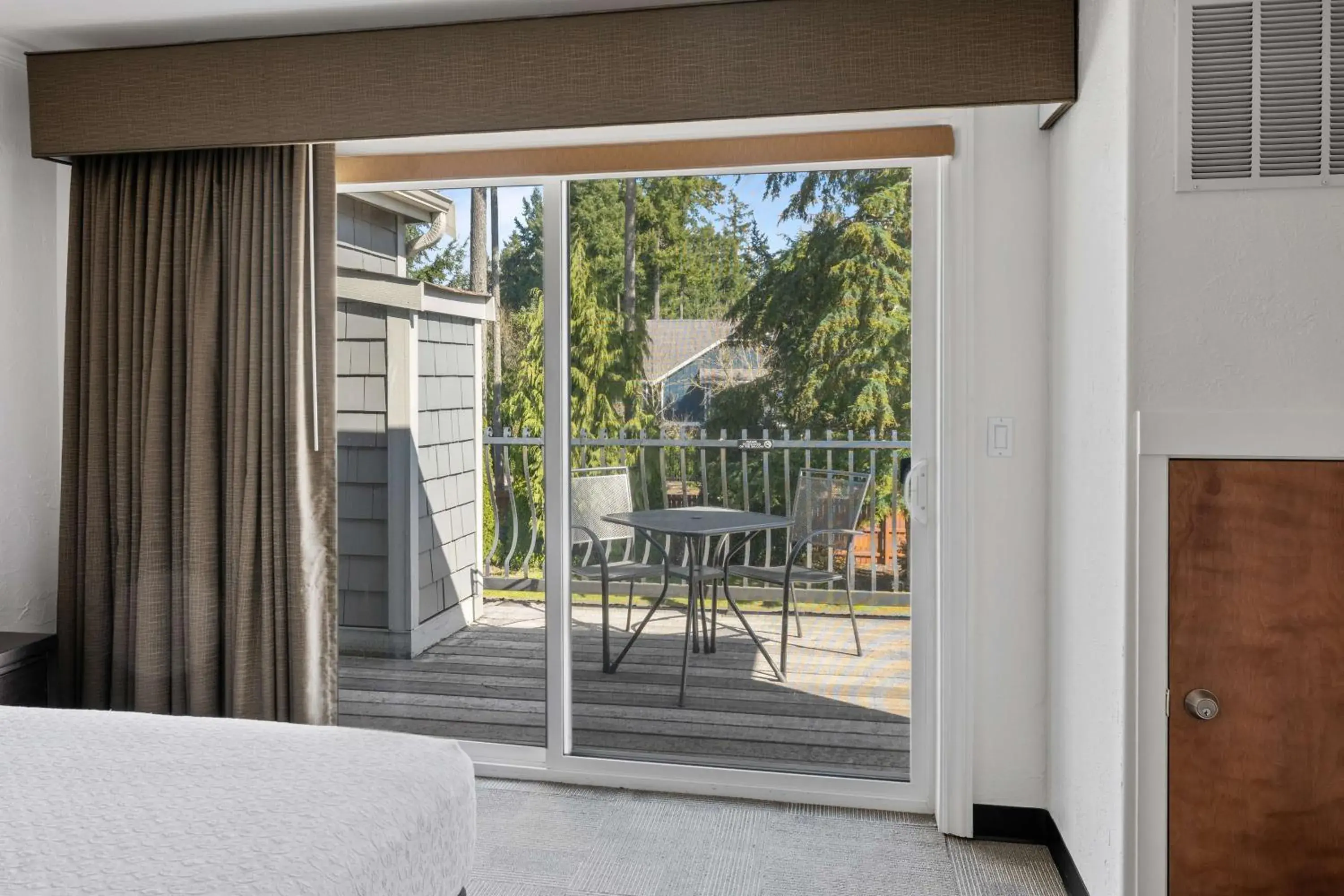 King Suite with Queen Sofabed - Balcony - Kitchenette - Non Smoking in Best Western Wesley Inn & Suites King Suite with Queen Sofabed - Balcony - Kitchenette - Non Smoking in Best Western Wesley Inn & Suites