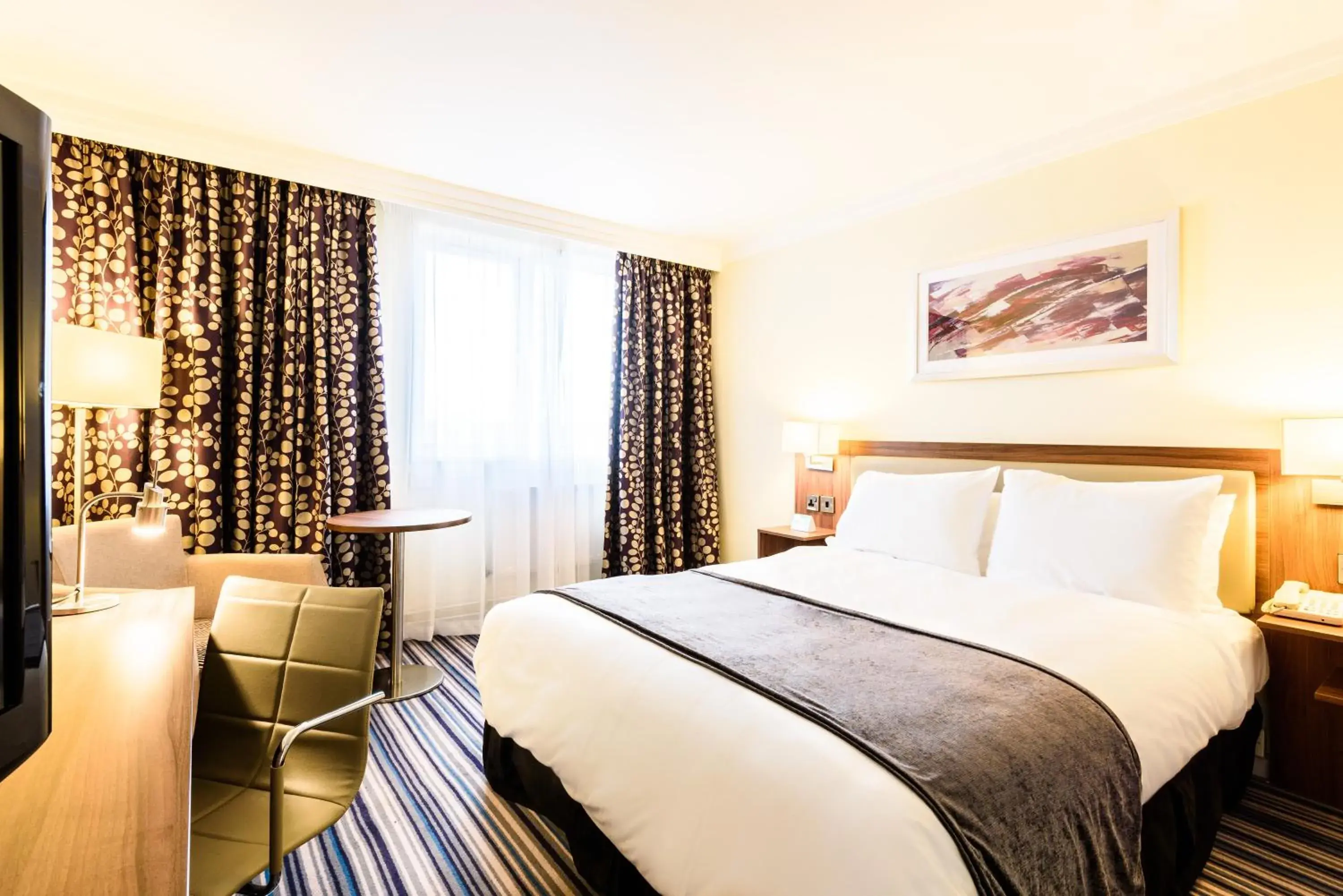 Premium Double Room in Holiday Inn Portsmouth by IHG Premium Double Room in Holiday Inn Portsmouth by IHG
