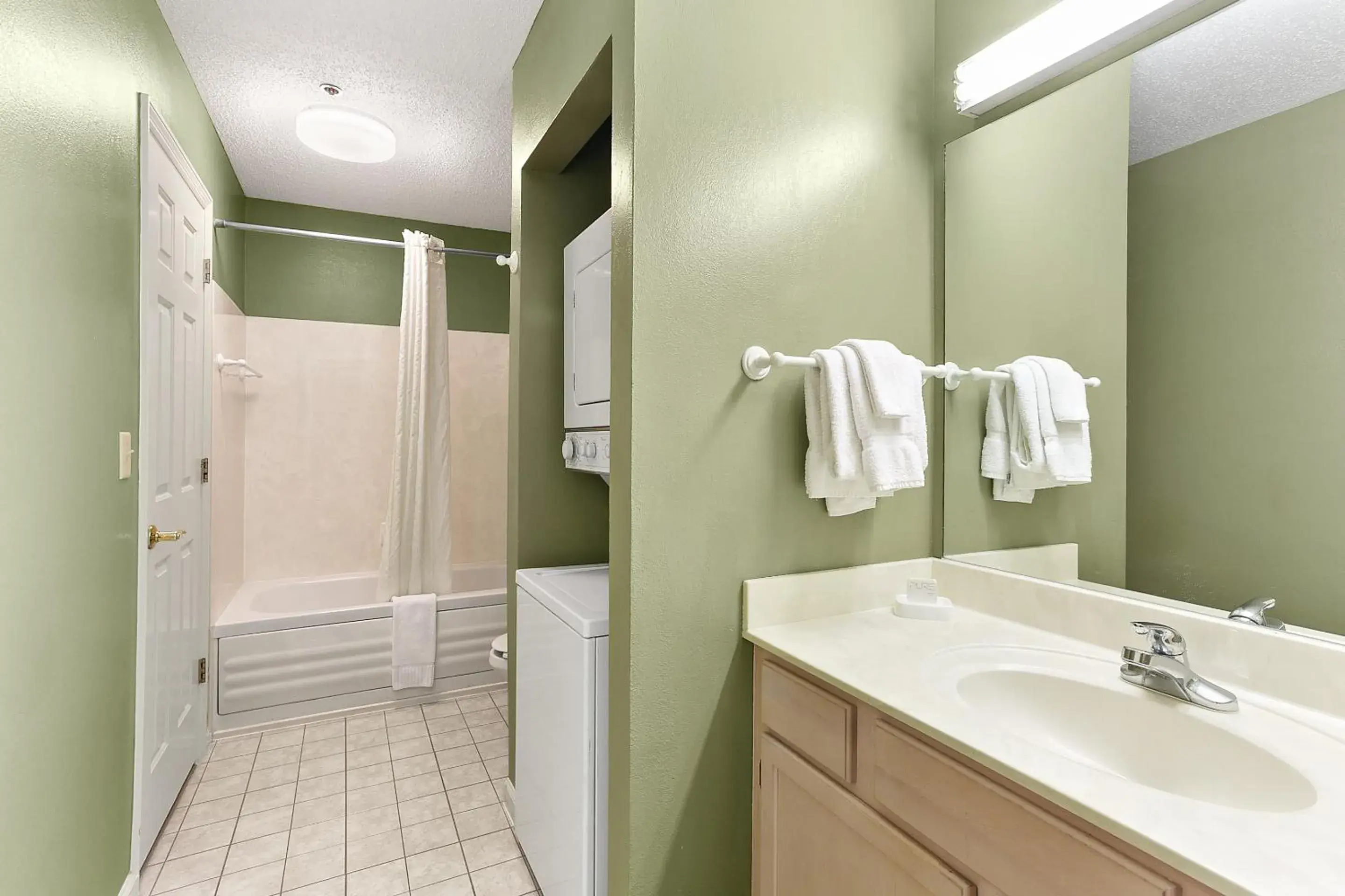 King Suite in Sunrise Ridge Resort King Suite in Sunrise Ridge Resort