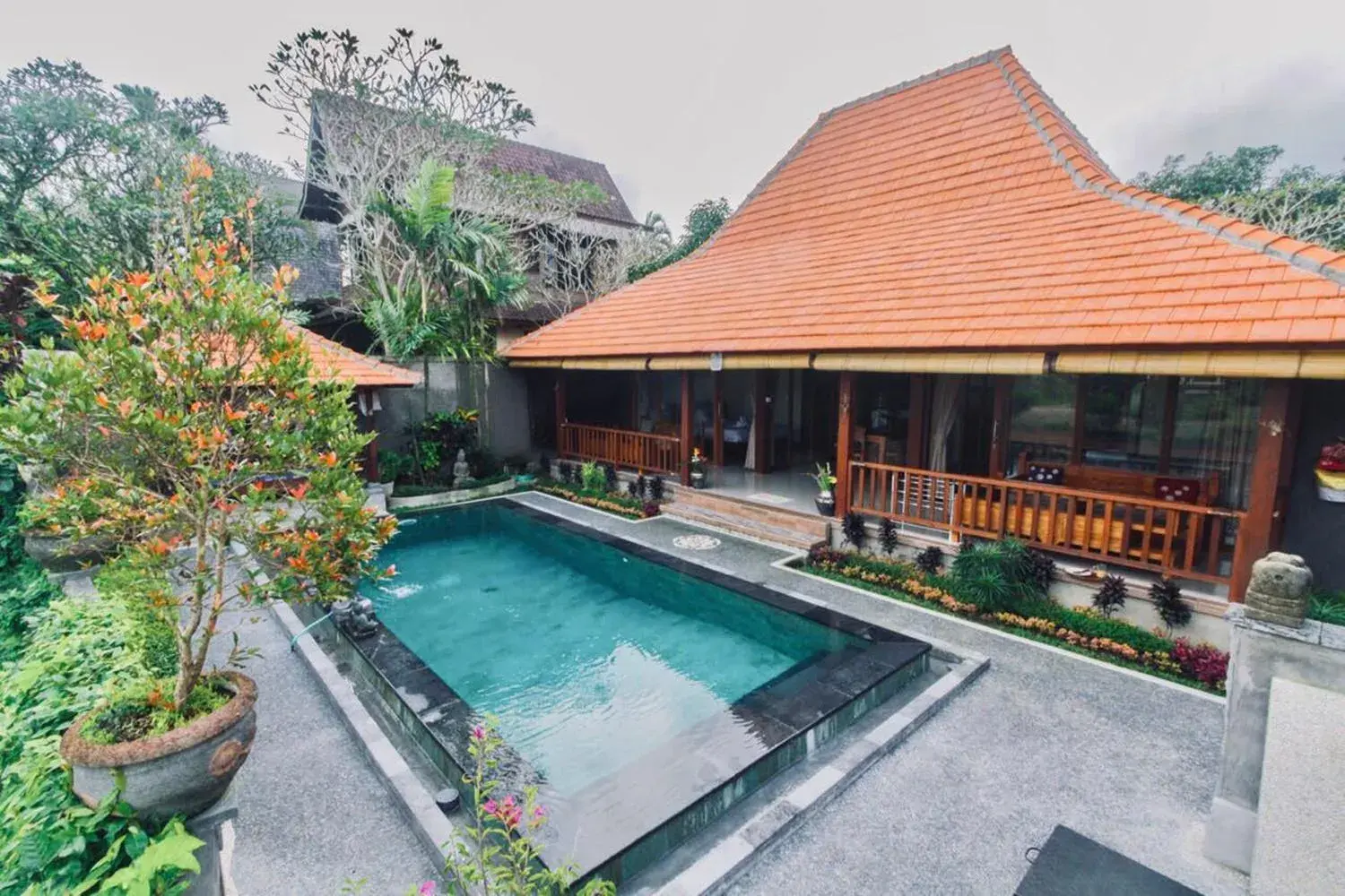 Villa with Private Pool in Sari Bamboo Bungalows Villa with Private Pool in Sari Bamboo Bungalows