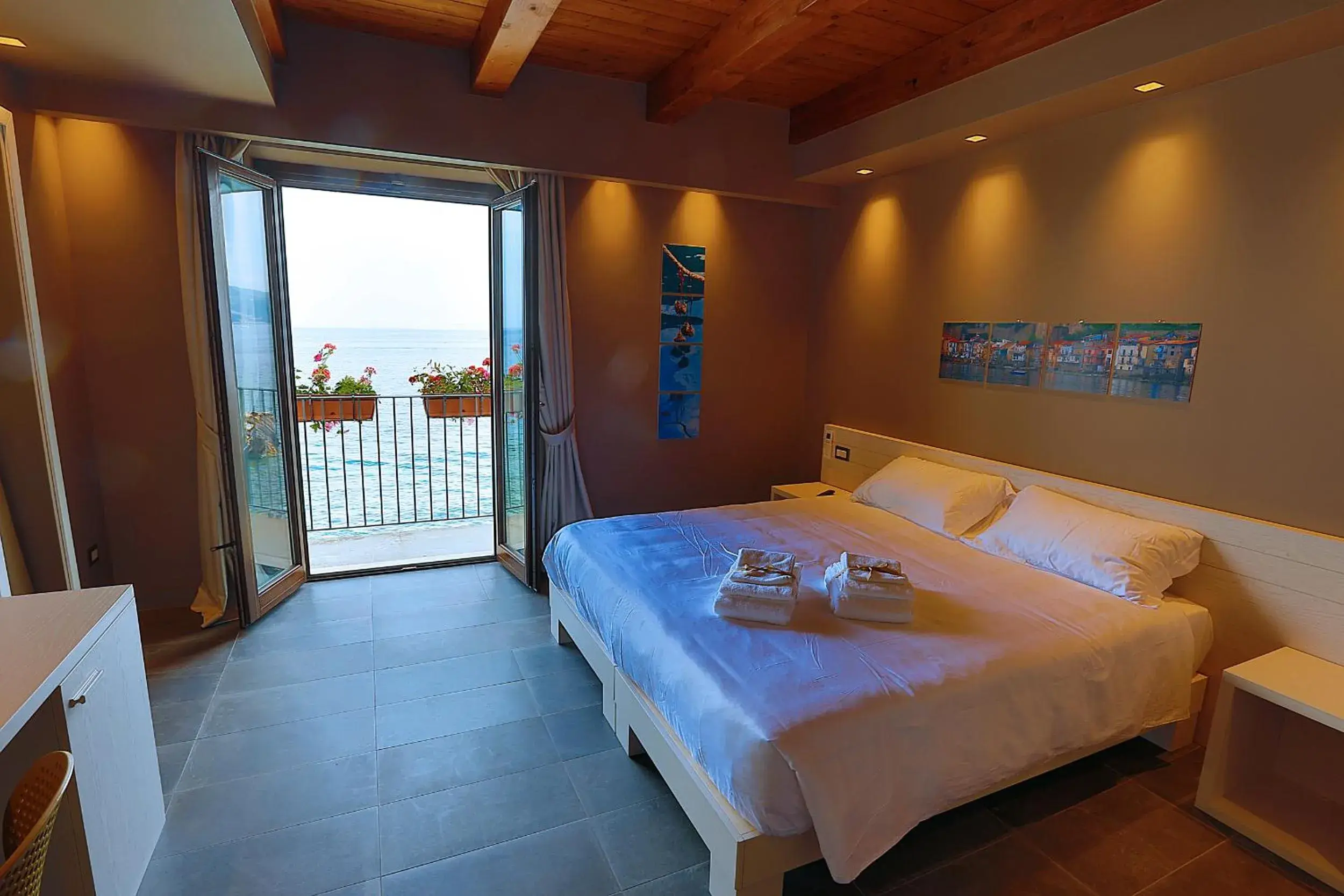 Deluxe Room with Balcony and Sea View - single occupancy in Il Casato Deluxe Rooms Deluxe Room with Balcony and Sea View - single occupancy in Il Casato Deluxe Rooms