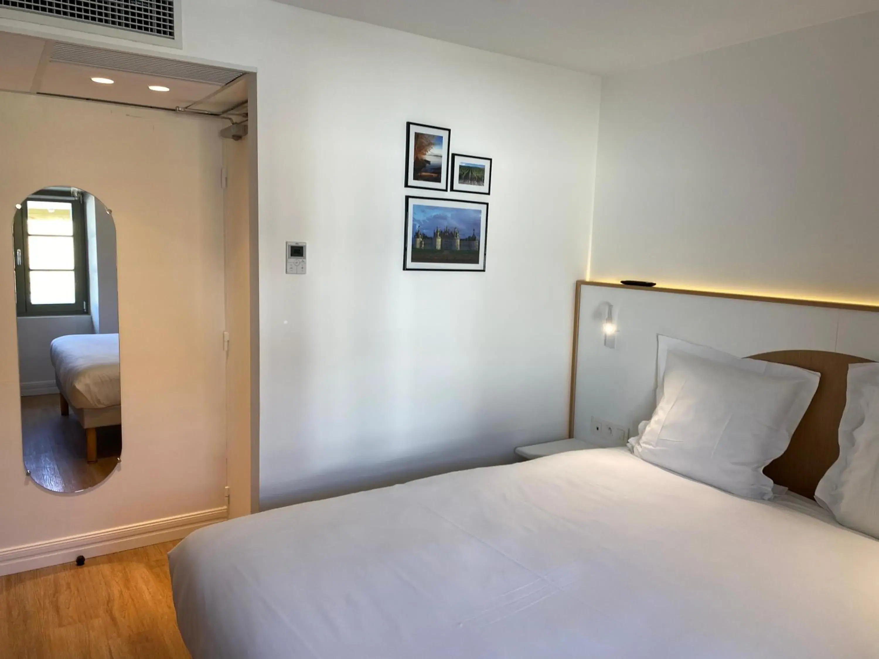 Queen Room in La Clef des Châteaux Queen Room in La Clef des Châteaux