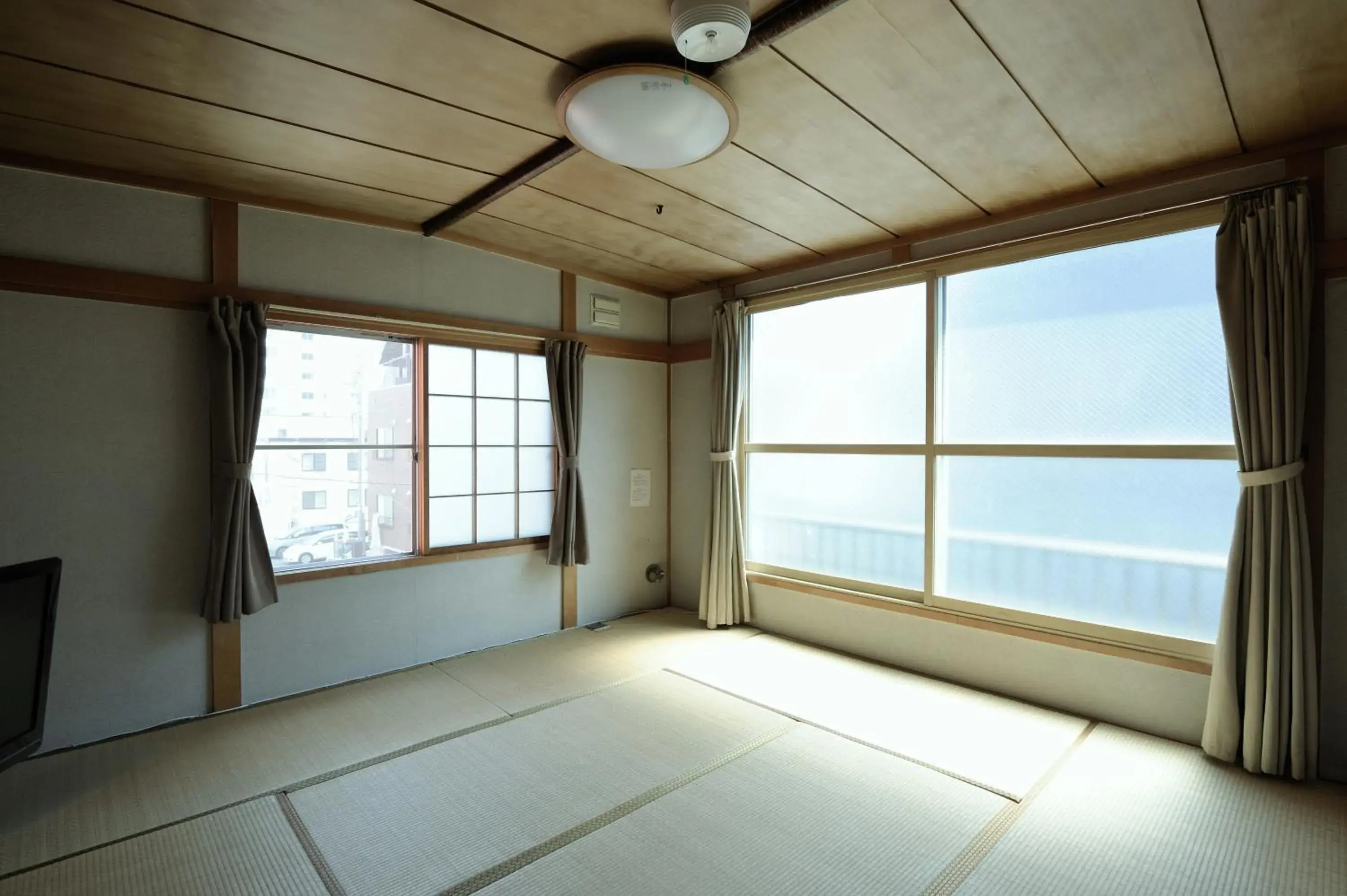 Japanese-Style Quadruple Room with Shared Bathroom in Sapporo Inn Nada Japanese-Style Quadruple Room with Shared Bathroom in Sapporo Inn Nada