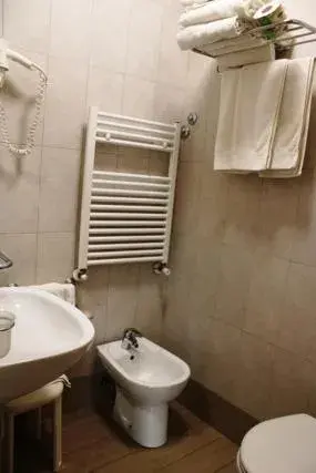 Triple Room in DOMUS Grand Hotel Triple Room in DOMUS Grand Hotel