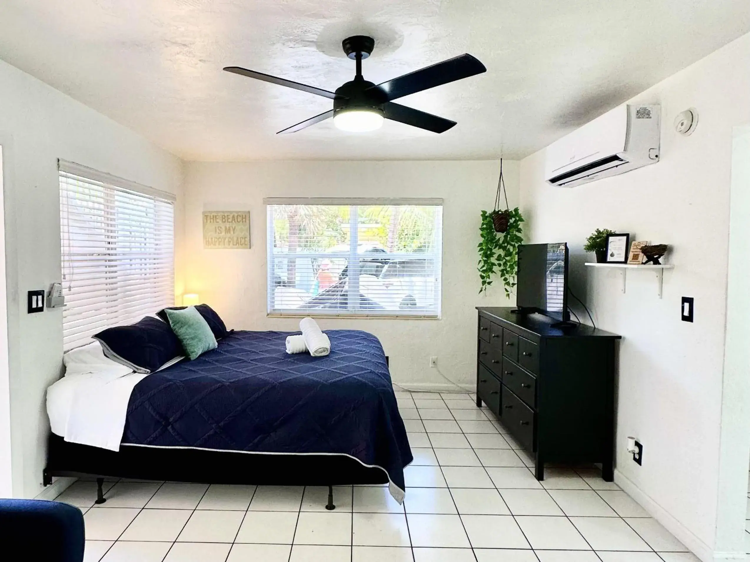 One-Bedroom Condo in Southwinds Inn by The Gold Nests One-Bedroom Condo in Southwinds Inn by The Gold Nests