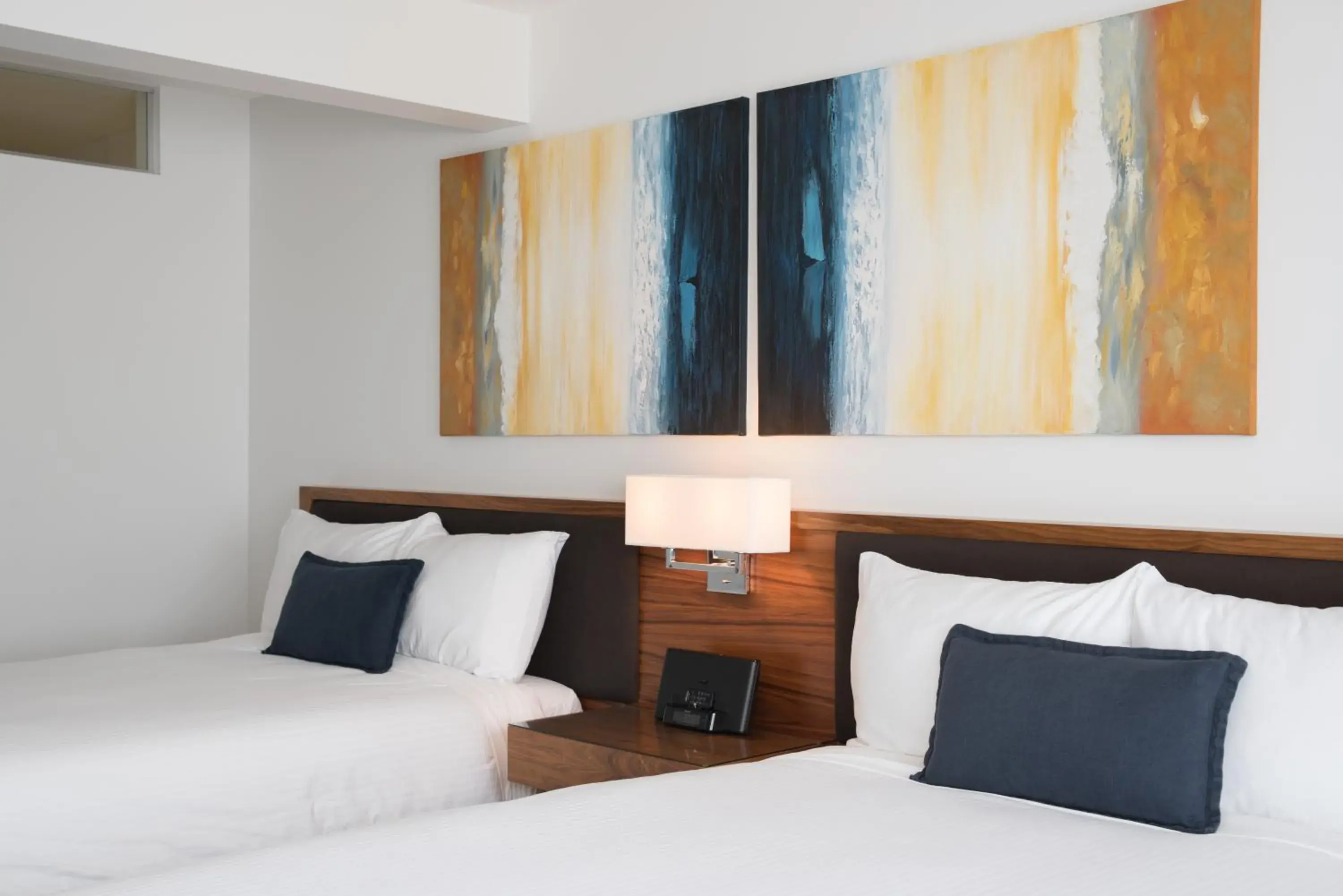 Premium Double Room with Two Double Beds and Ocean View in Qualicum Beach Inn Premium Double Room with Two Double Beds and Ocean View in Qualicum Beach Inn