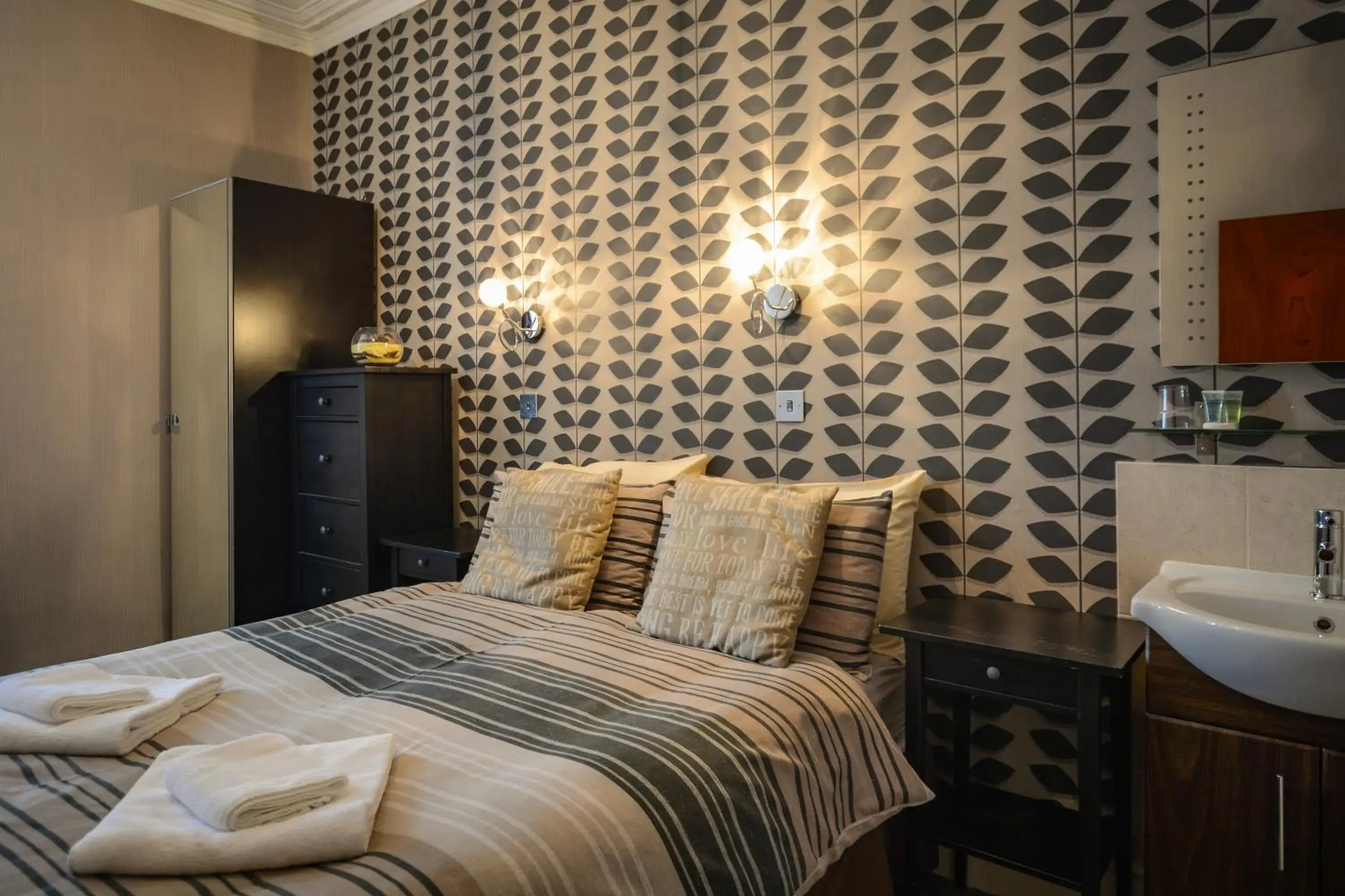 Standard Double Room with Shared Bathroom in Tanes Hotel Standard Double Room with Shared Bathroom in Tanes Hotel