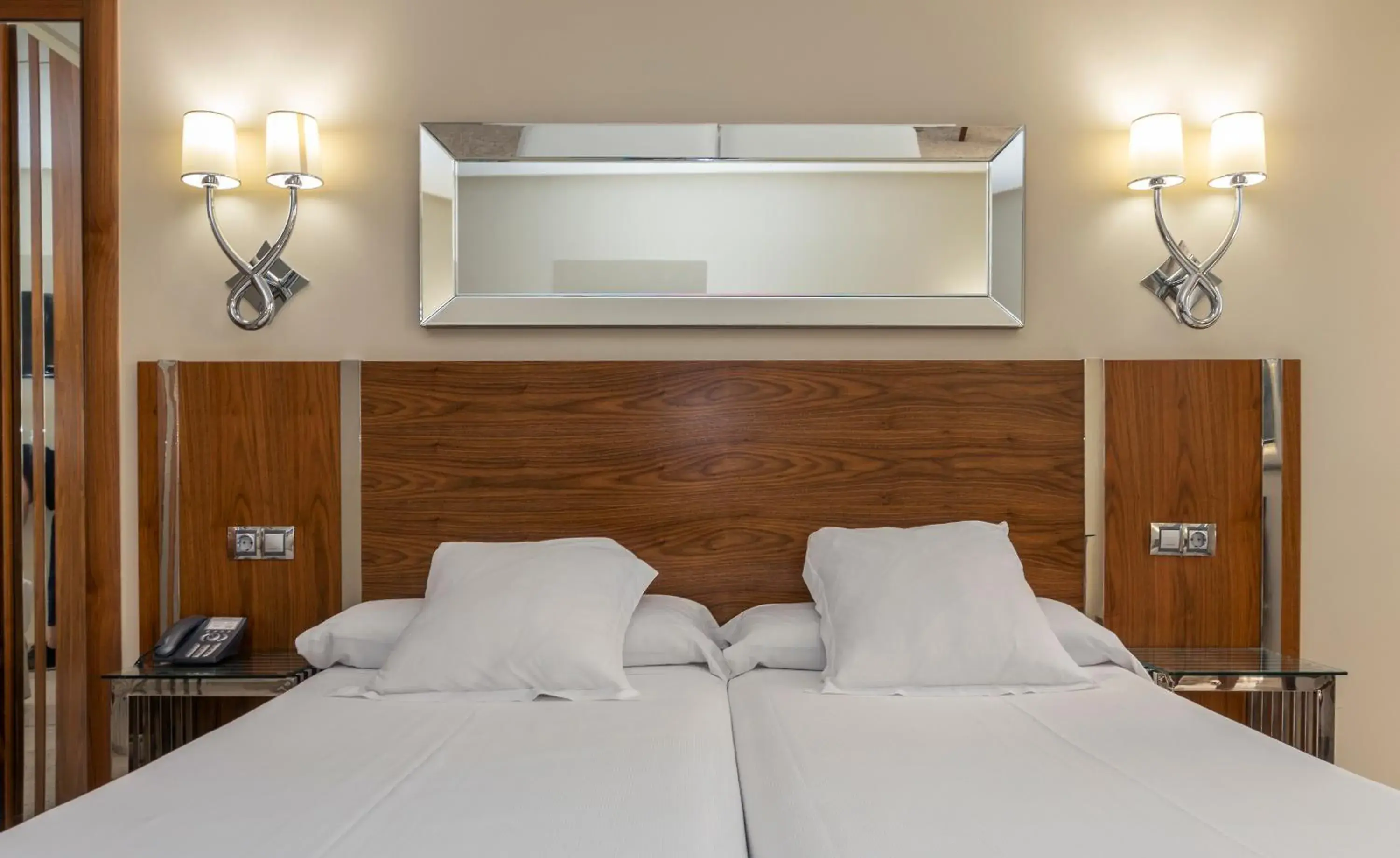 Twin Room - single occupancy in Gran Hotel Corona Sol Twin Room - single occupancy in Gran Hotel Corona Sol