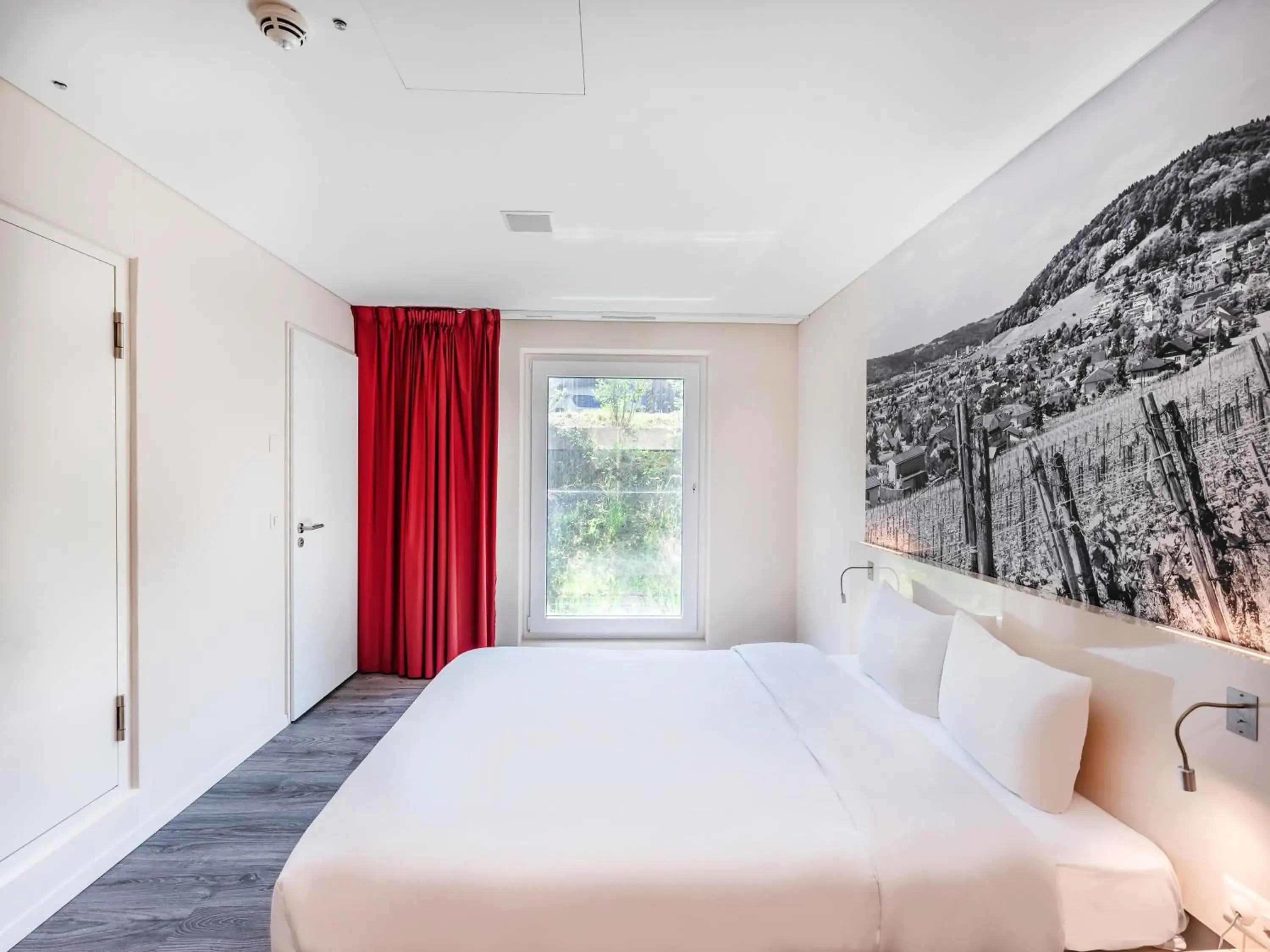 Double Room - Disability Access in B&B HOTEL Zürich Airport Double Room - Disability Access in B&B HOTEL Zürich Airport