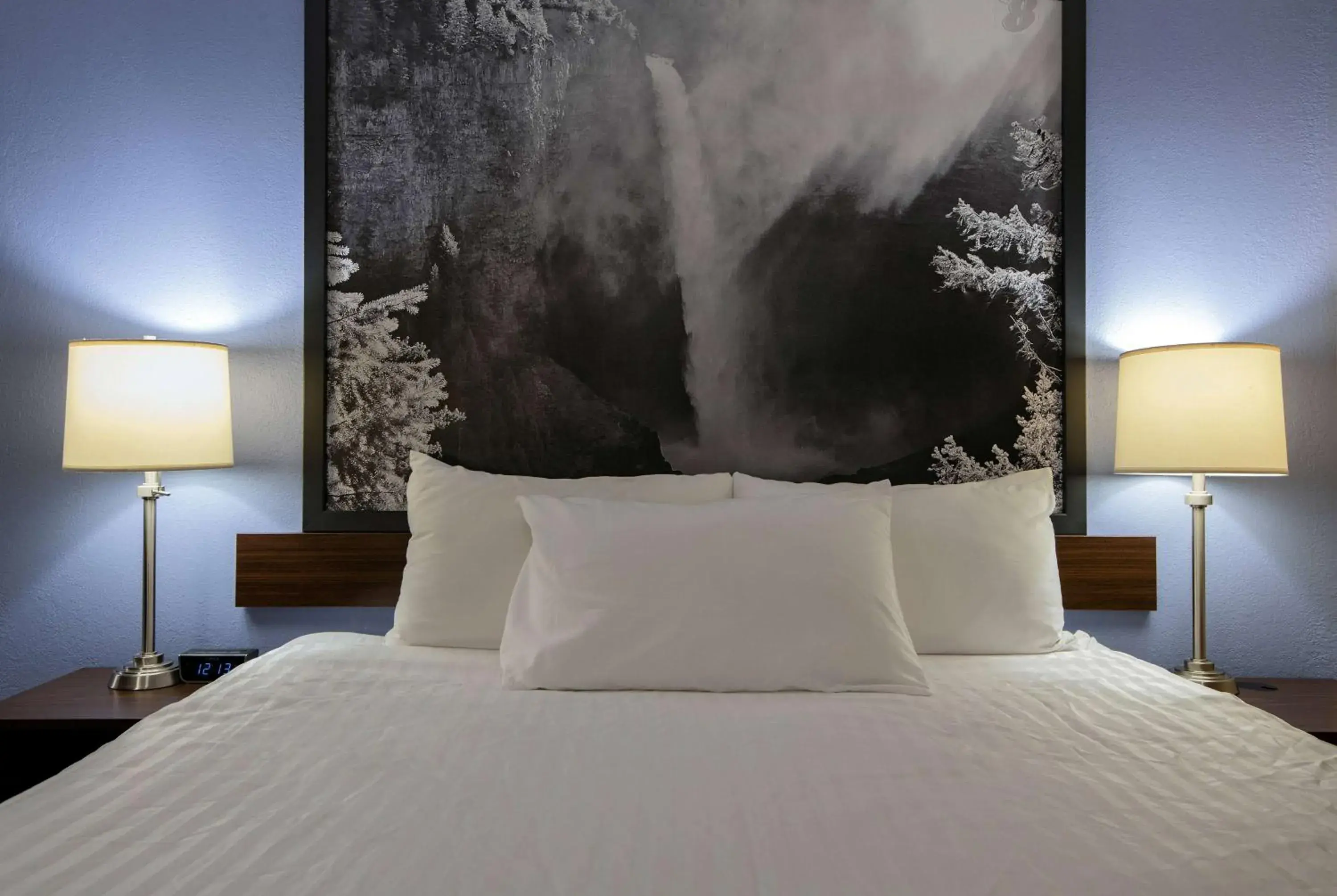 Queen Room - Disability Access/Non-Smoking in Super 8 by Wyndham Kamloops On The Hill Queen Room - Disability Access/Non-Smoking in Super 8 by Wyndham Kamloops On The Hill