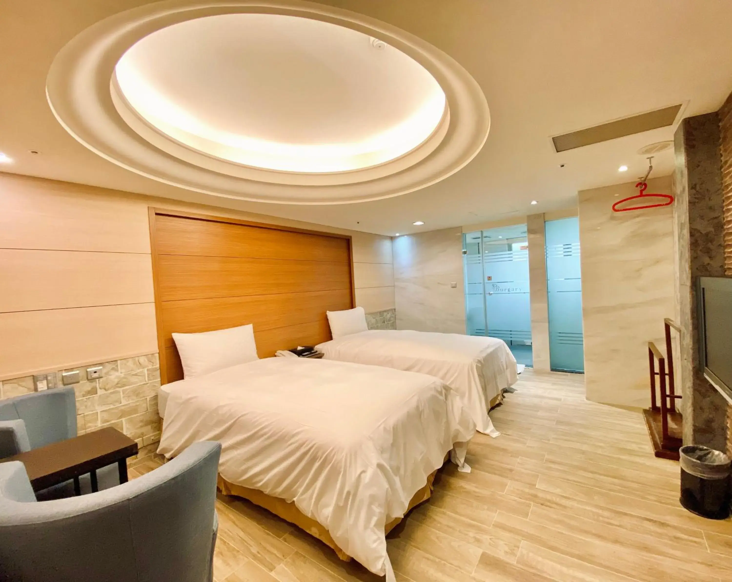 Deluxe Twin Room in Burgary Hotel Deluxe Twin Room in Burgary Hotel