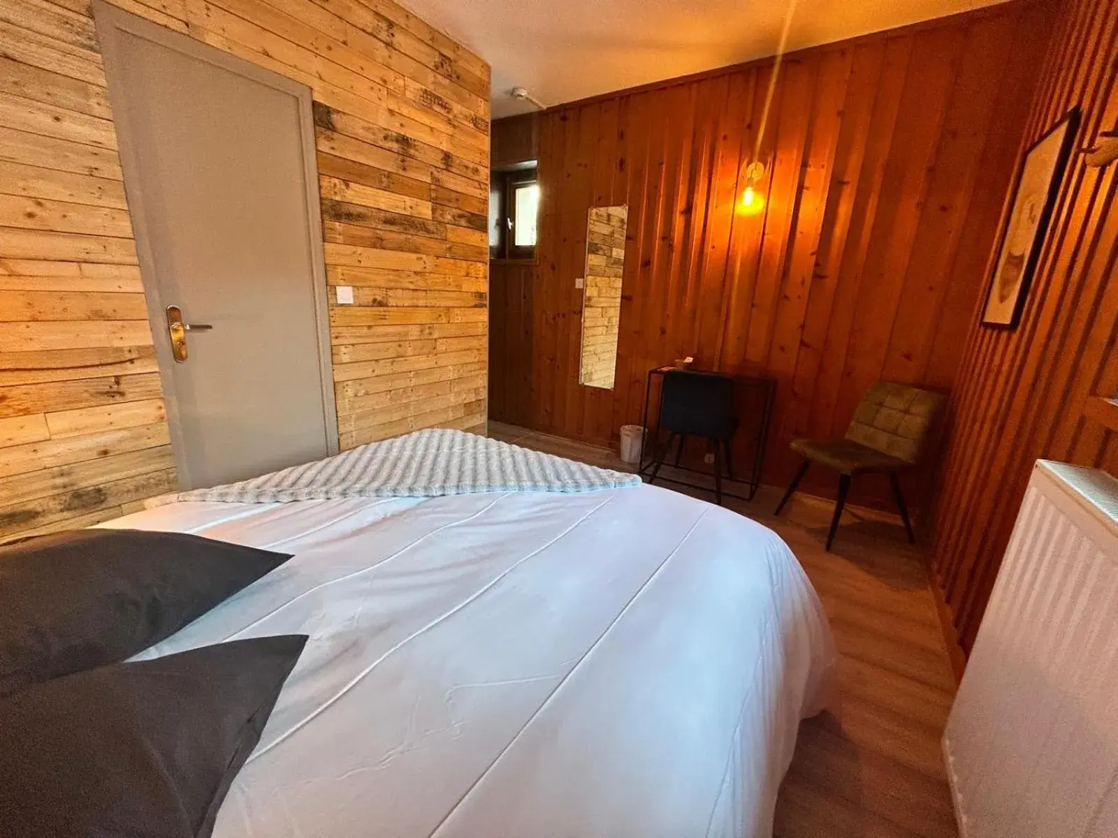 Deluxe Room (2 Adults + 1 Child) in Le Ristolas Deluxe Room (2 Adults + 1 Child) in Le Ristolas