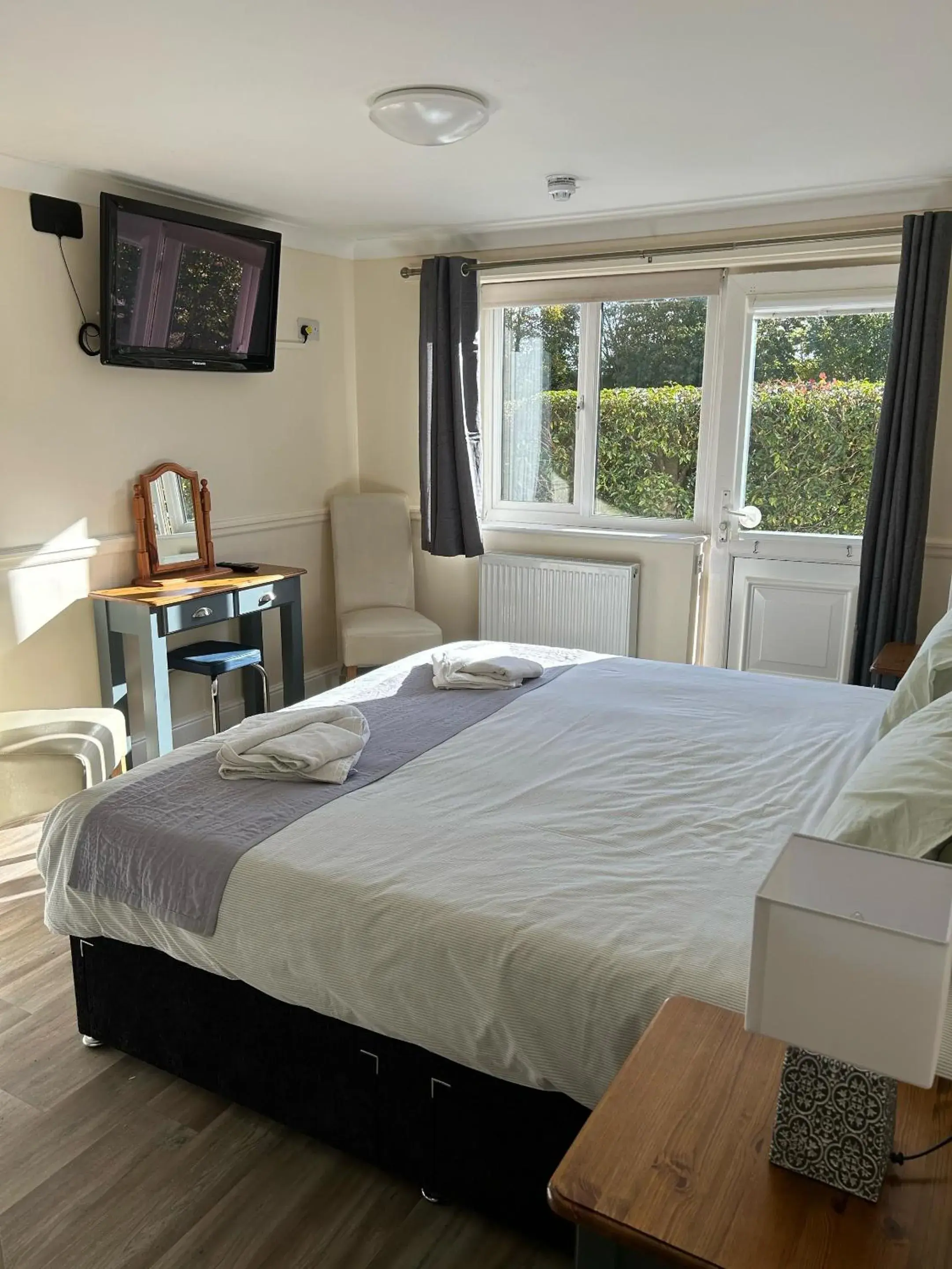 Standard Double Room in Halfway House Inn Country Lodge Standard Double Room in Halfway House Inn Country Lodge