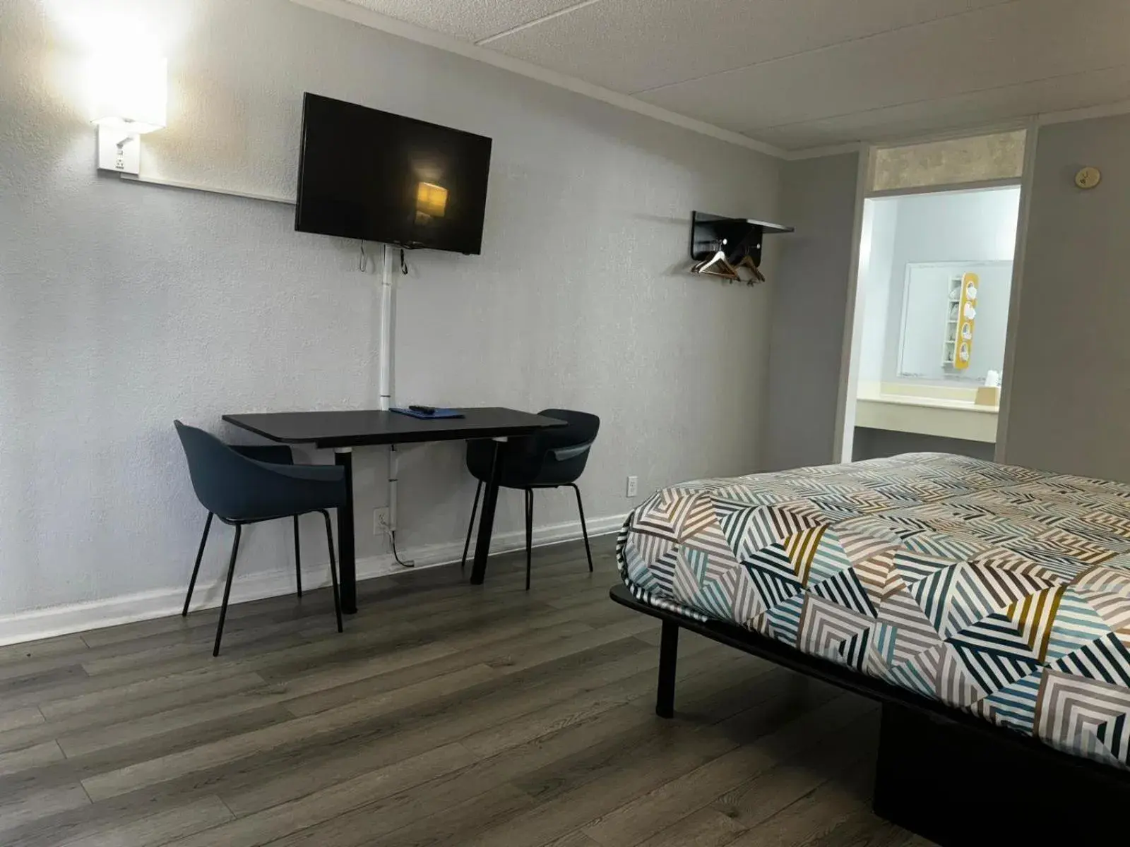 King Room - Non-Smoking in Motel 6-Tifton, GA King Room - Non-Smoking in Motel 6-Tifton, GA