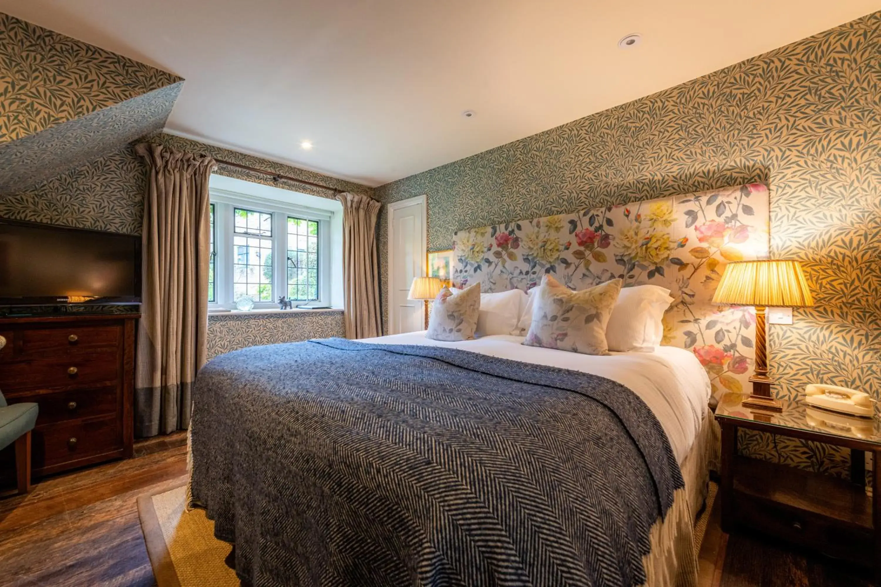 Standard Double Room with Garden View - single occupancy in The Lamb Inn Standard Double Room with Garden View - single occupancy in The Lamb Inn