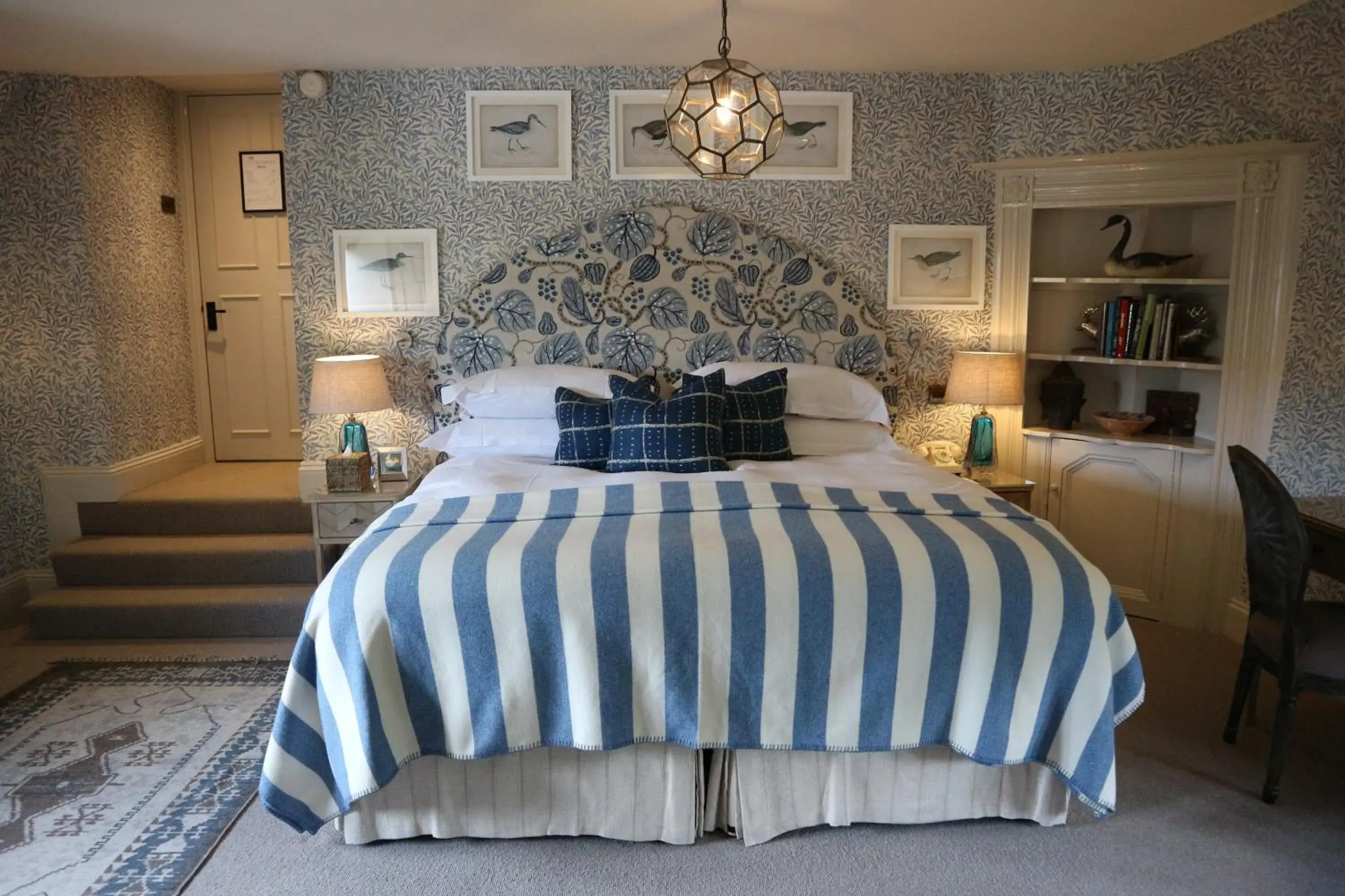 Junior Suite - single occupancy in The Lamb Inn Junior Suite - single occupancy in The Lamb Inn