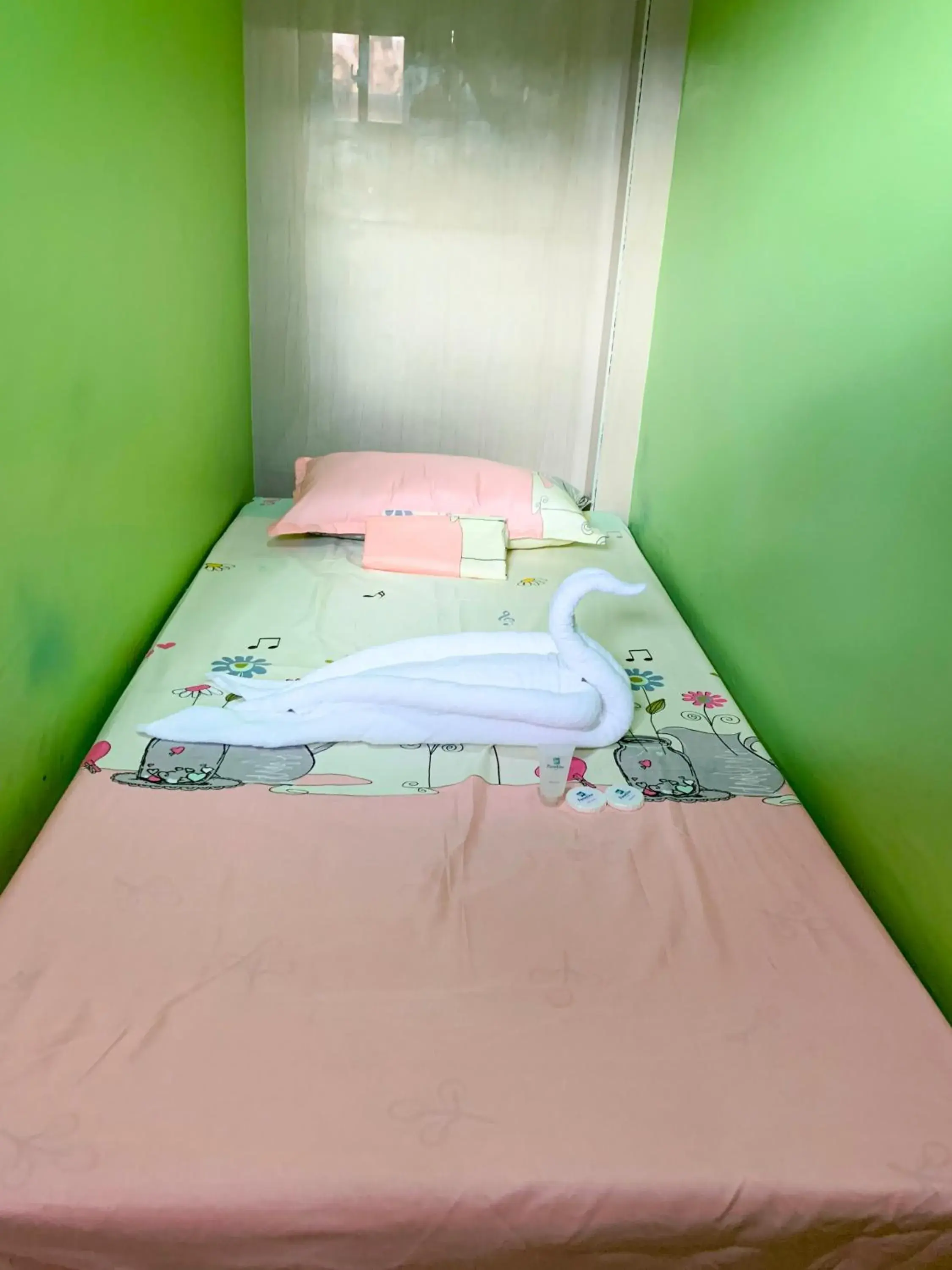 Single Room with Bathroom in ParmView Inn Single Room with Bathroom in ParmView Inn