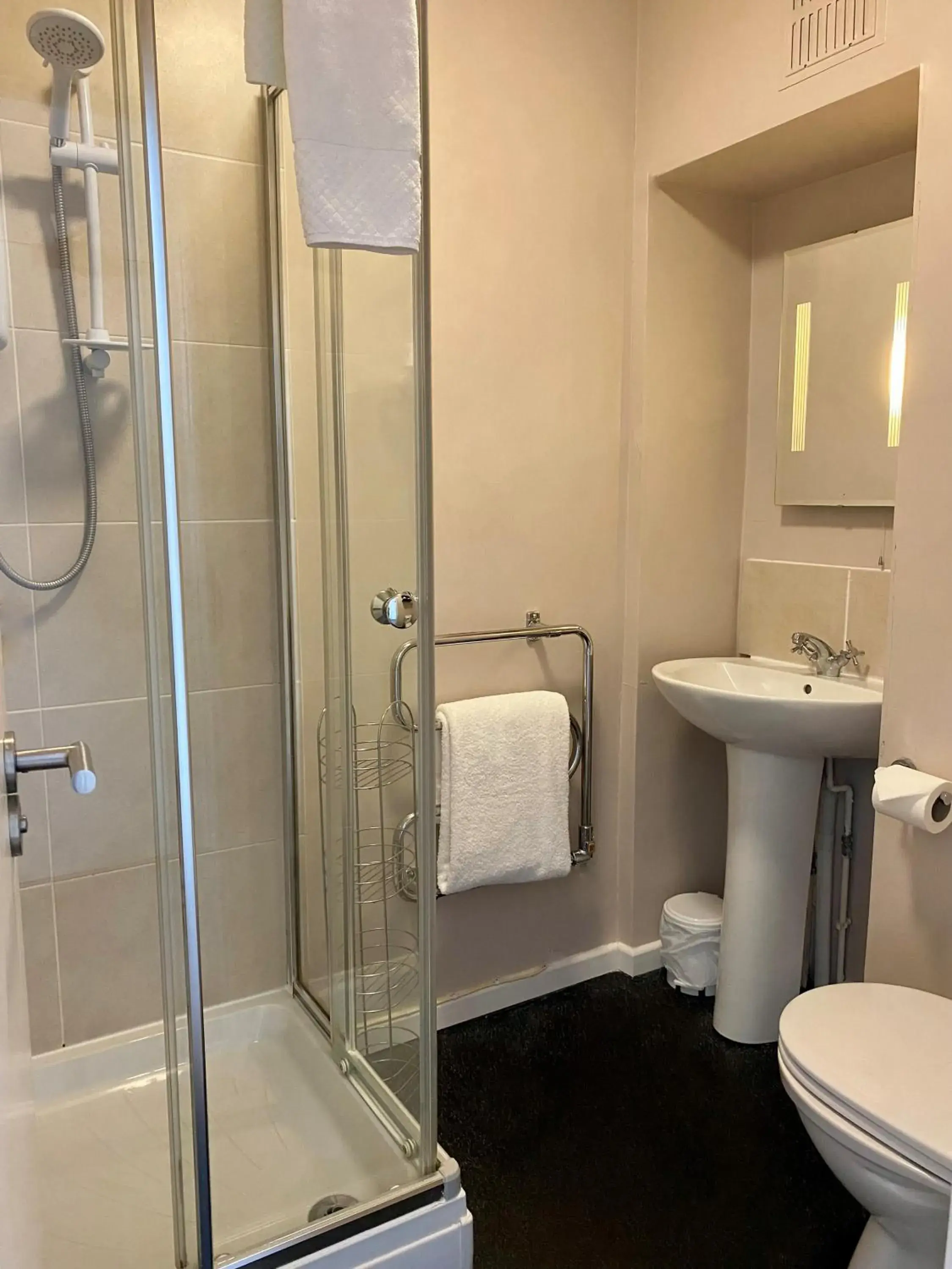 Double Room with Lounge - single occupancy in Andover House Hotel & Restaurant - Adults only Double Room with Lounge - single occupancy in Andover House Hotel & Restaurant - Adults only