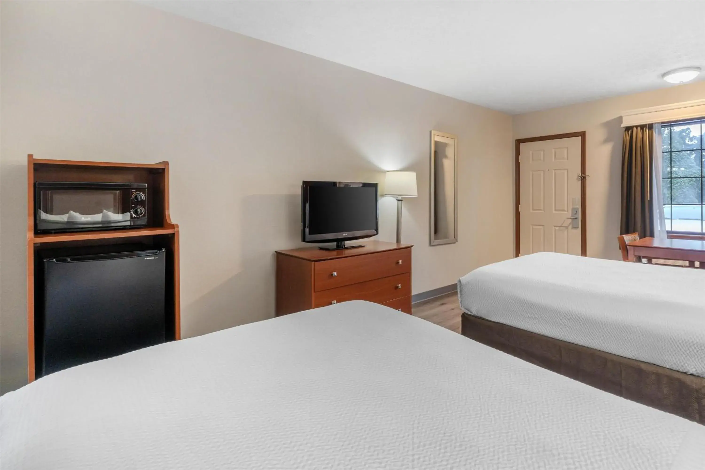 Double Room with Two Double Beds - Non-Smoking in Best Western Acworth Inn Double Room with Two Double Beds - Non-Smoking in Best Western Acworth Inn