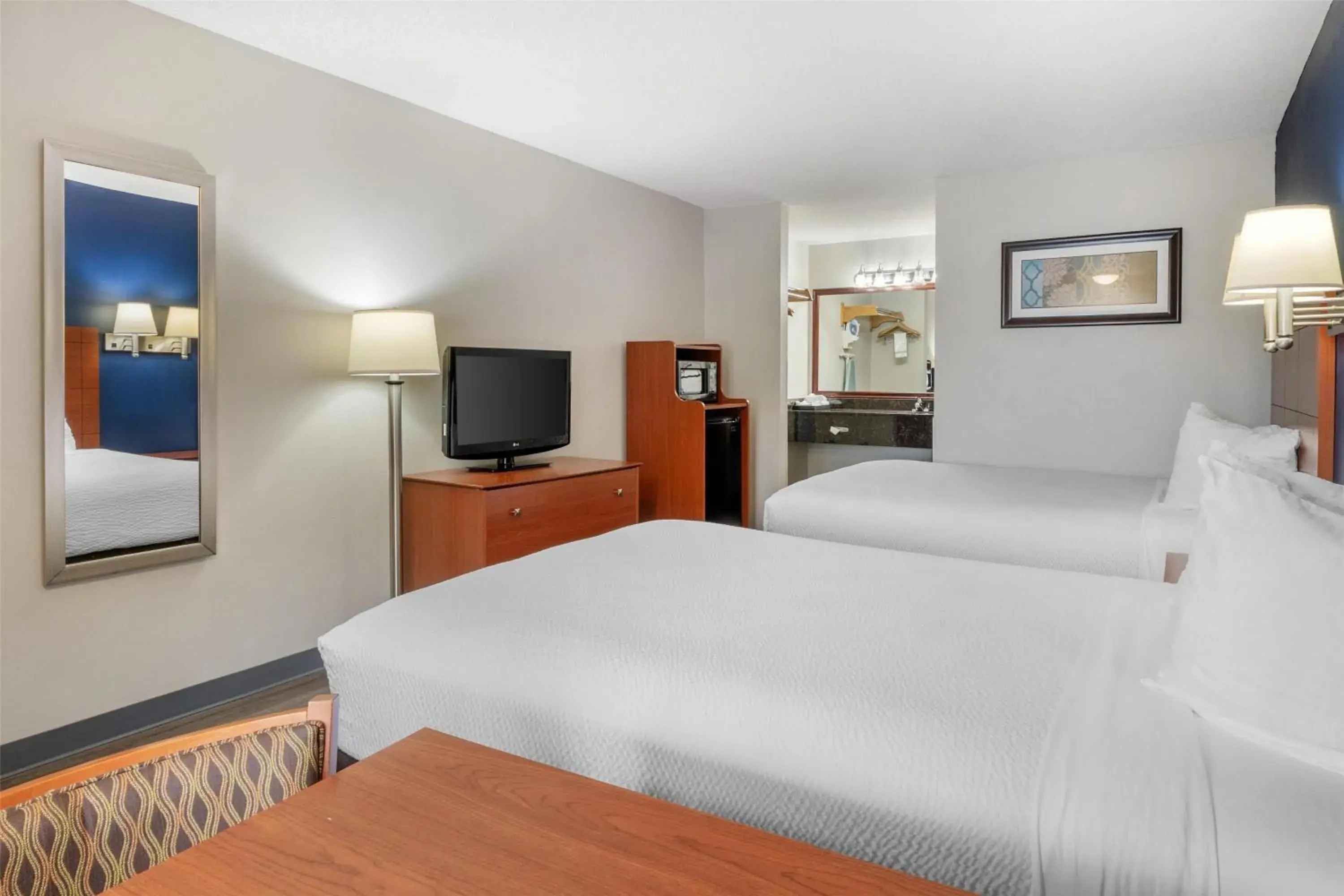Double Room with Two Double Beds - Disability Access/Non-Smoking in Best Western Acworth Inn Double Room with Two Double Beds - Disability Access/Non-Smoking in Best Western Acworth Inn